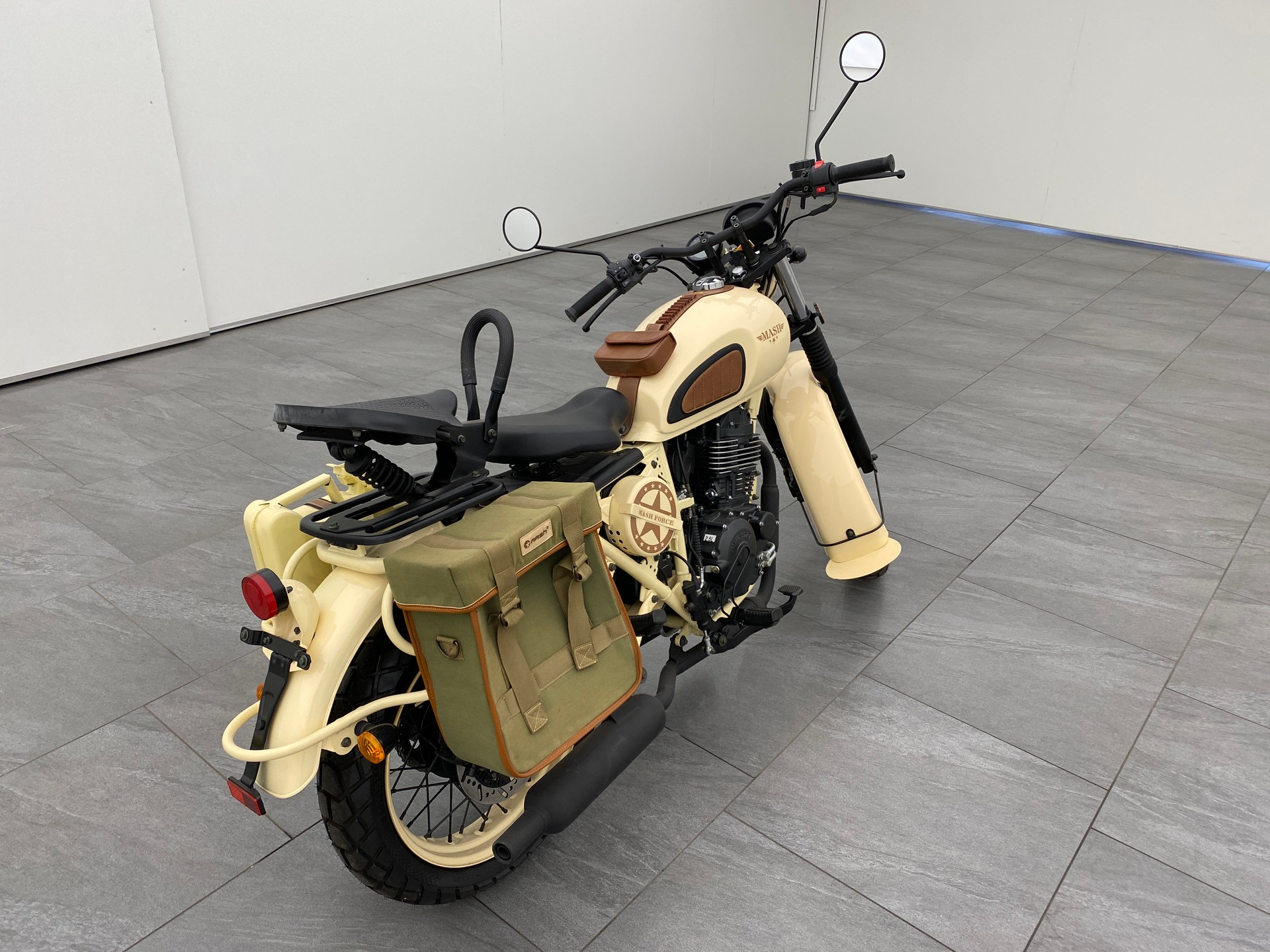 MASH 400 Force Limited Edition-image-4