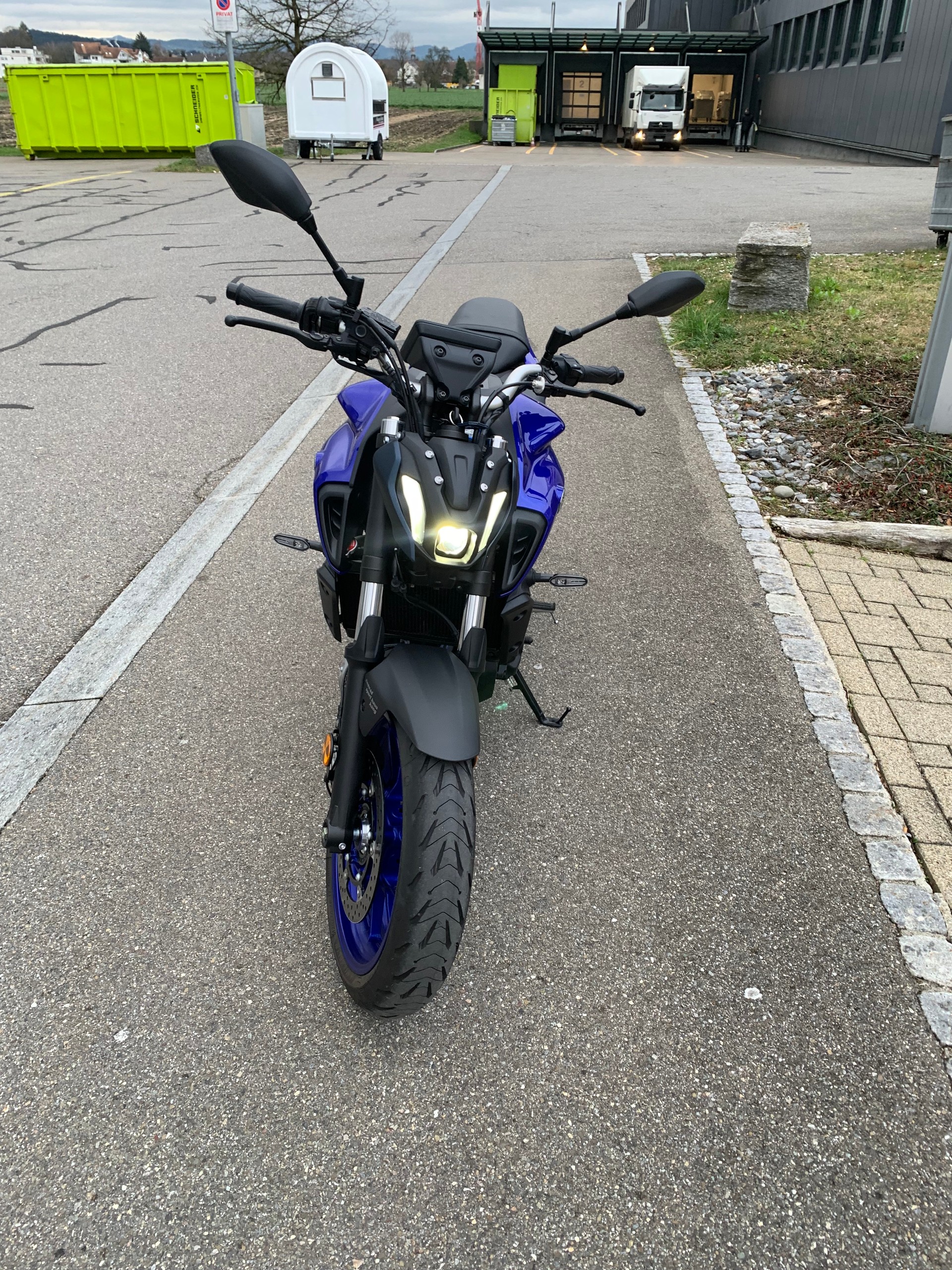 YAMAHA MT-07-showroom-element-2