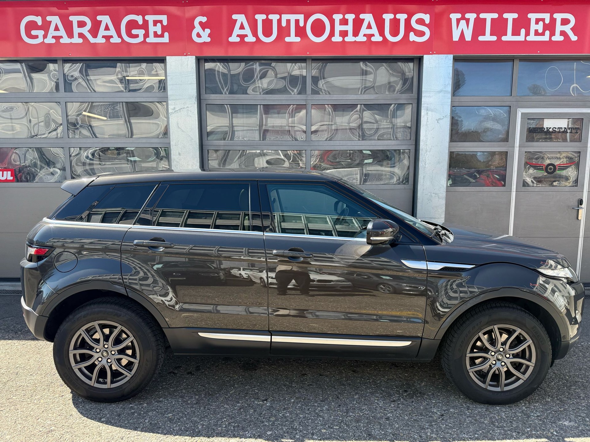 LAND ROVER Range Rover Evoque 2.2 SD4 Prestige AT6-image-3