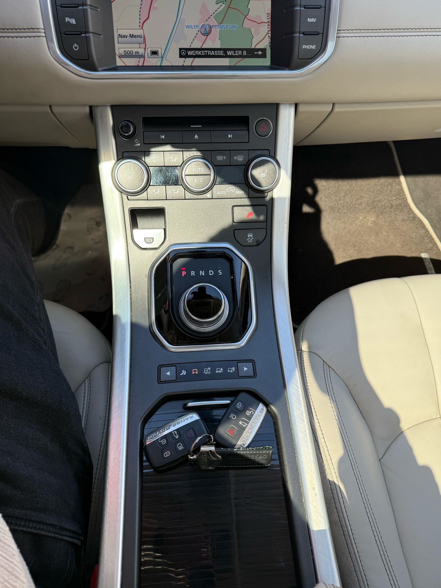 LAND ROVER Range Rover Evoque 2.2 SD4 Prestige AT6-image-14
