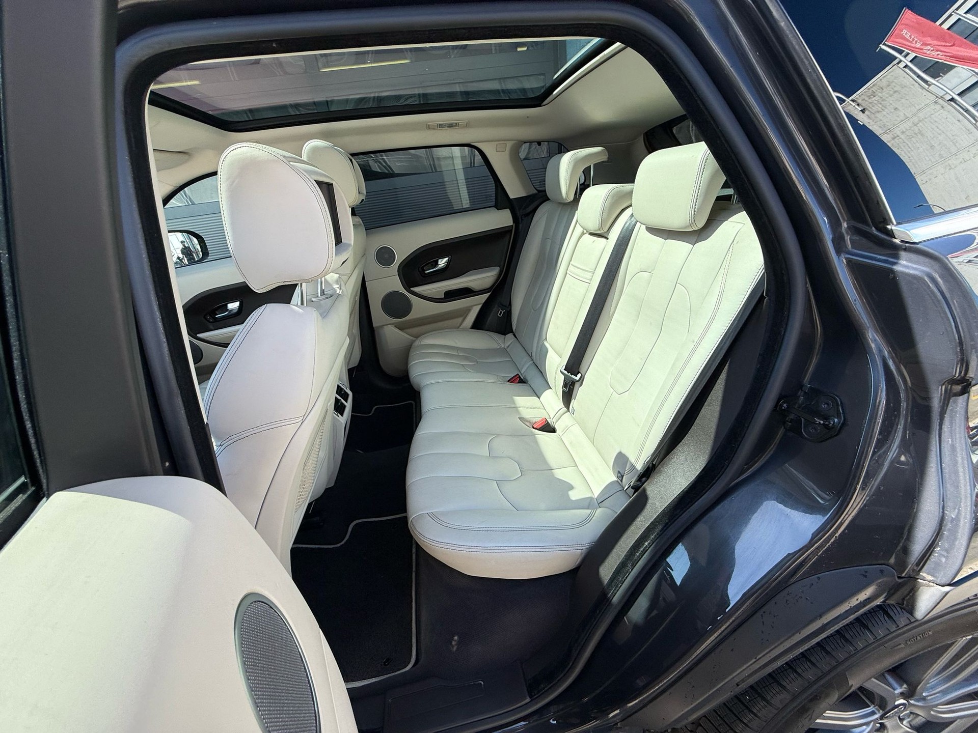 LAND ROVER Range Rover Evoque 2.2 SD4 Prestige AT6-image-11