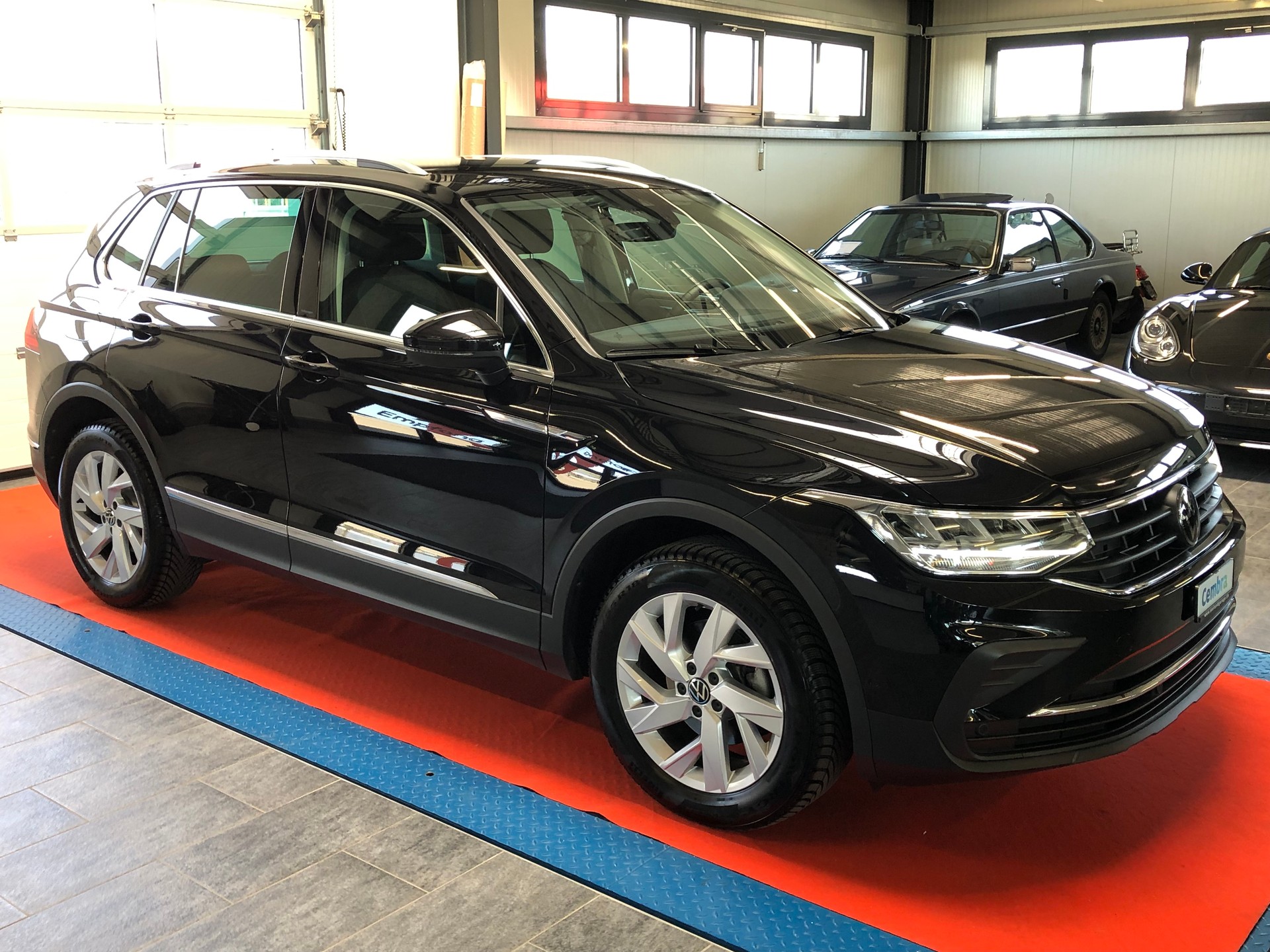 VW Tiguan 2.0 TDI SCR Life 4Motion DSG-image-29
