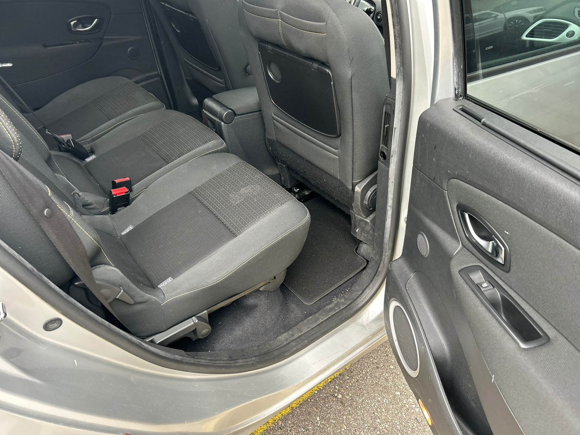 RENAULT Grand Scénic 2.0 dCi Privilège Automatic-image-8