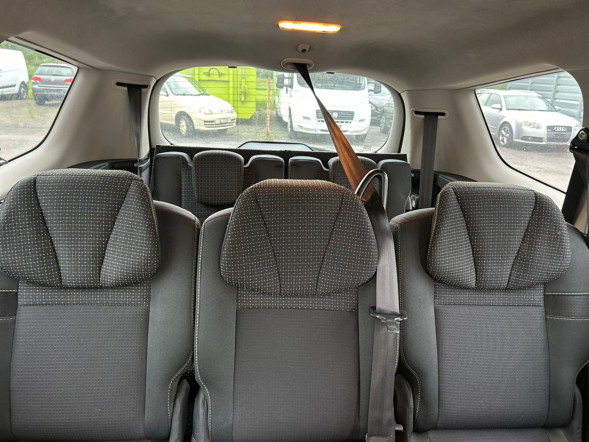 RENAULT Grand Scénic 2.0 dCi Privilège Automatic-image-10