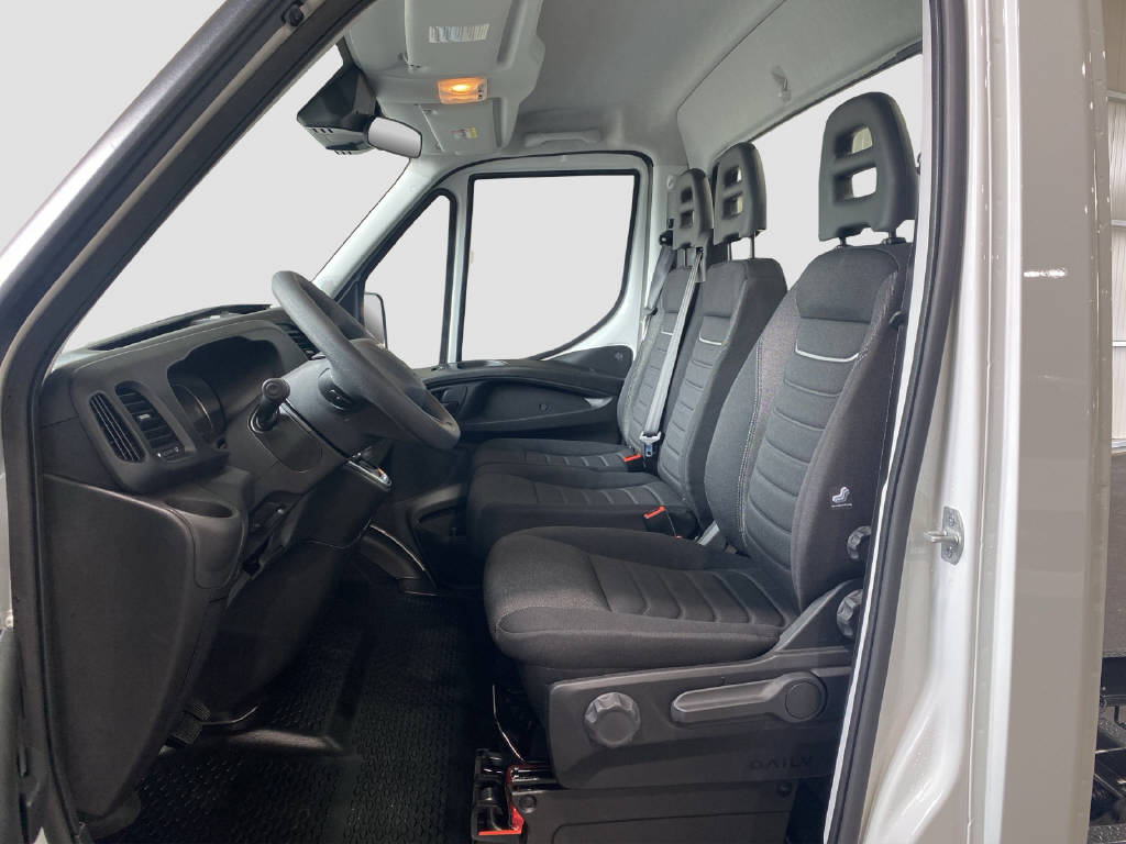 IVECO Daily 35 S 14 A8 S-Kab. 3750 Chassis Work Hero-image-7
