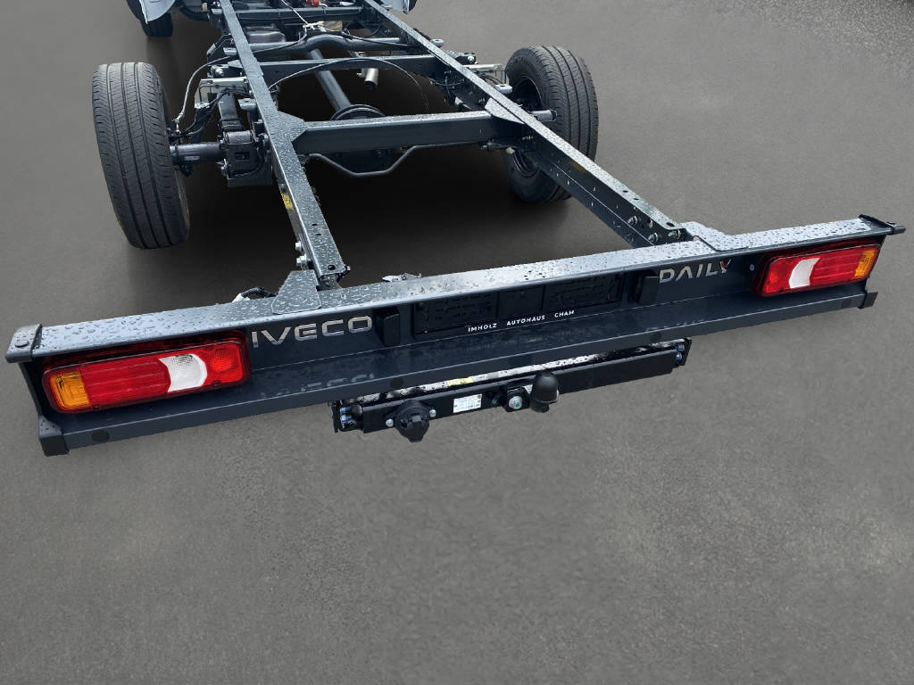 IVECO Daily 35 S 14 A8 S-Kab. 3750 Chassis Work Hero-image-14