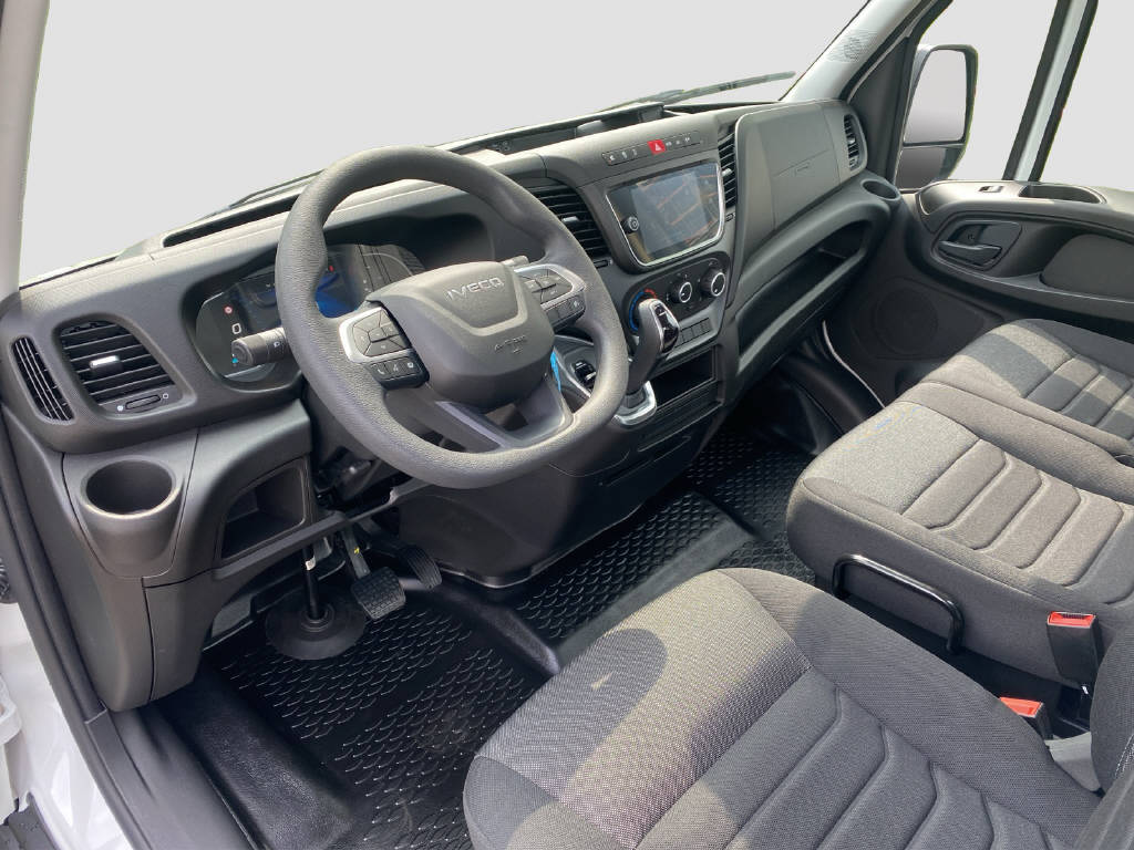 IVECO Daily 35 S 14 A8 S-Kab. 3750 Chassis Work Hero-image-8