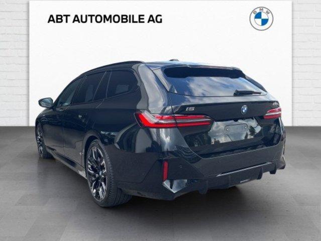 BMW i5 M60 xDrive Touring-image-4