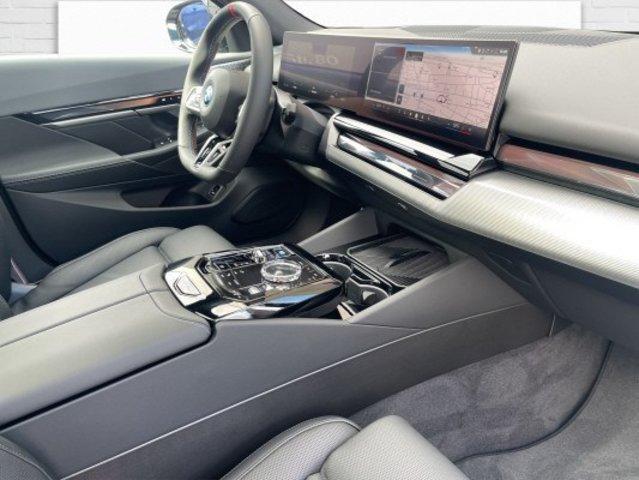 BMW i5 M60 xDrive Touring-image-19