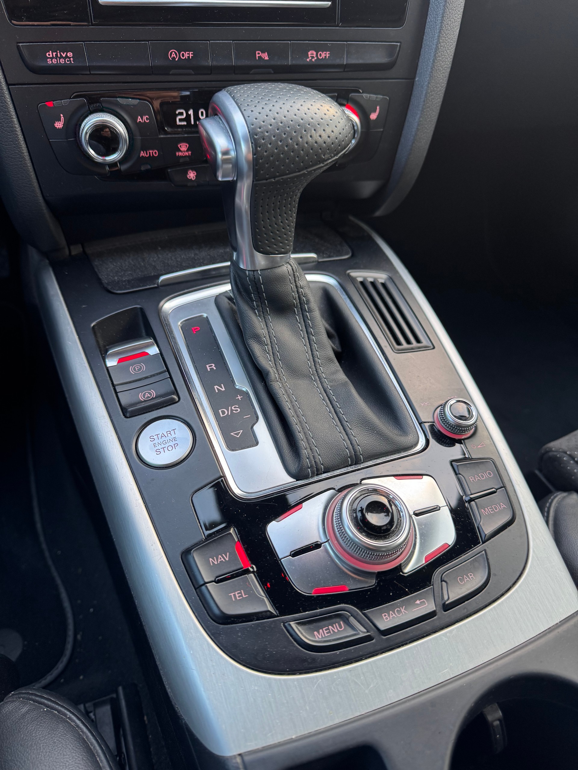 AUDI A5 Coupé 2.0 TFSI Attraction quattro S-tronic-image-11
