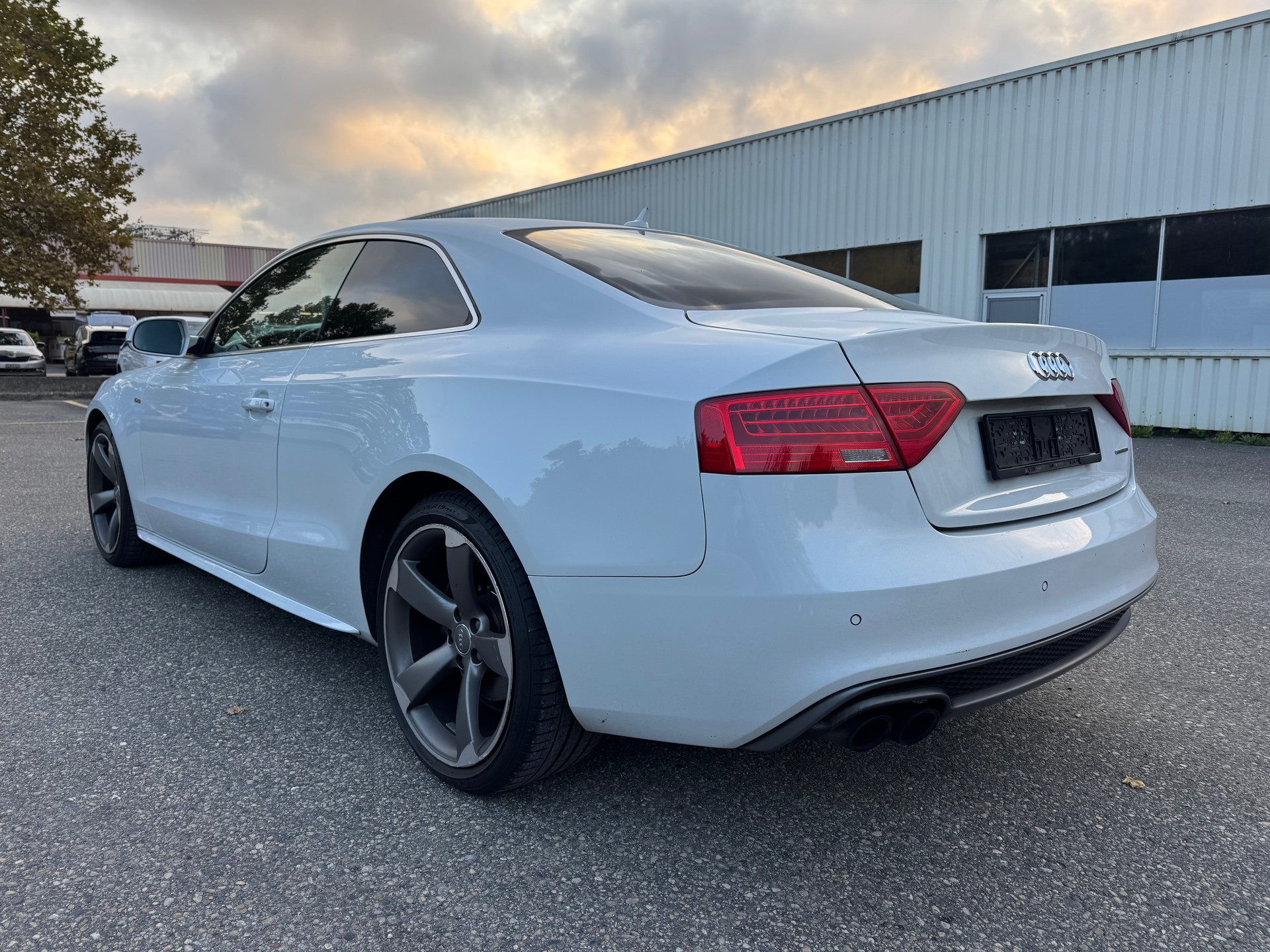 AUDI A5 Coupé 2.0 TFSI Attraction quattro S-tronic-image-4