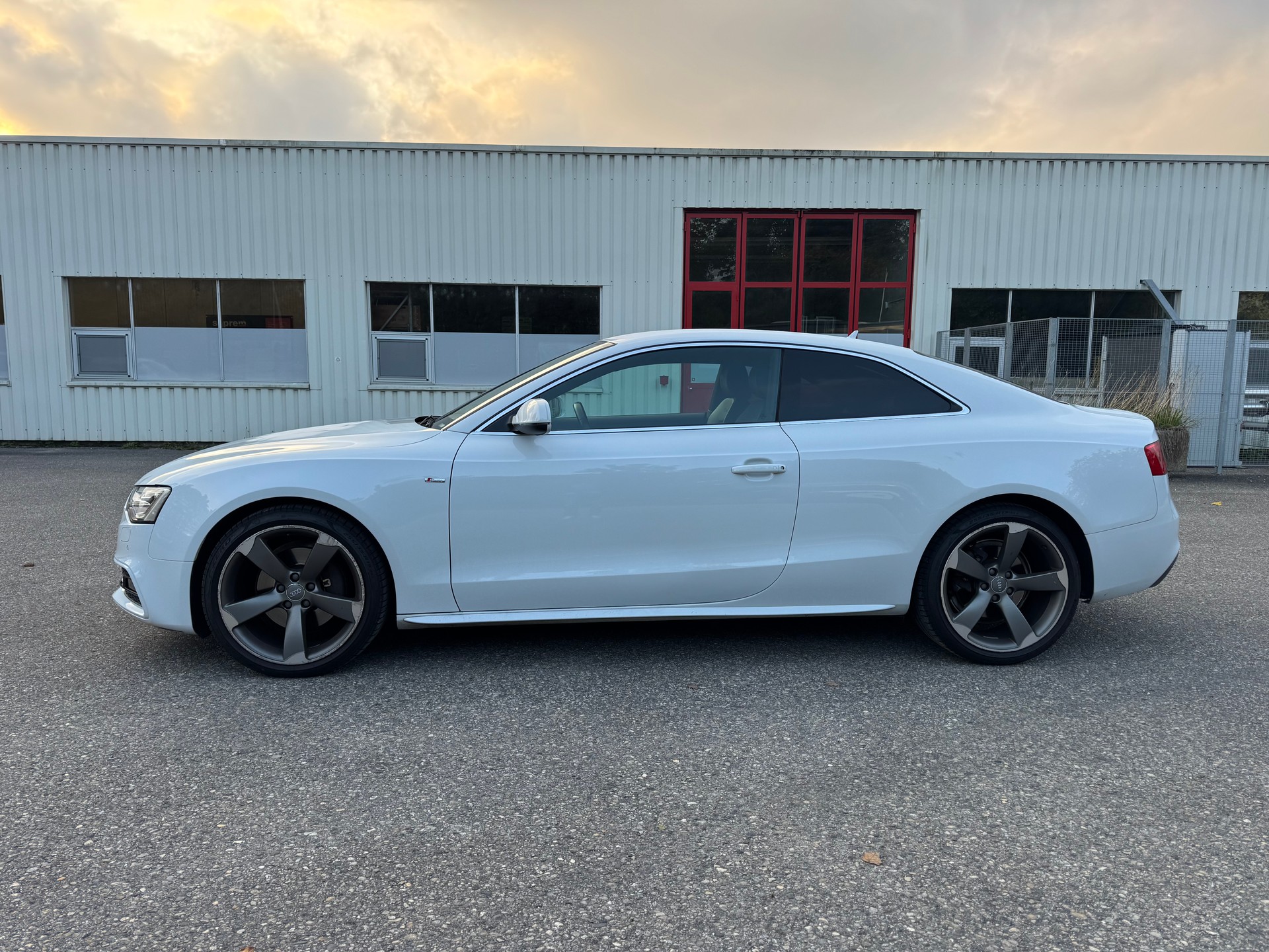 AUDI A5 Coupé 2.0 TFSI Attraction quattro S-tronic-image-2