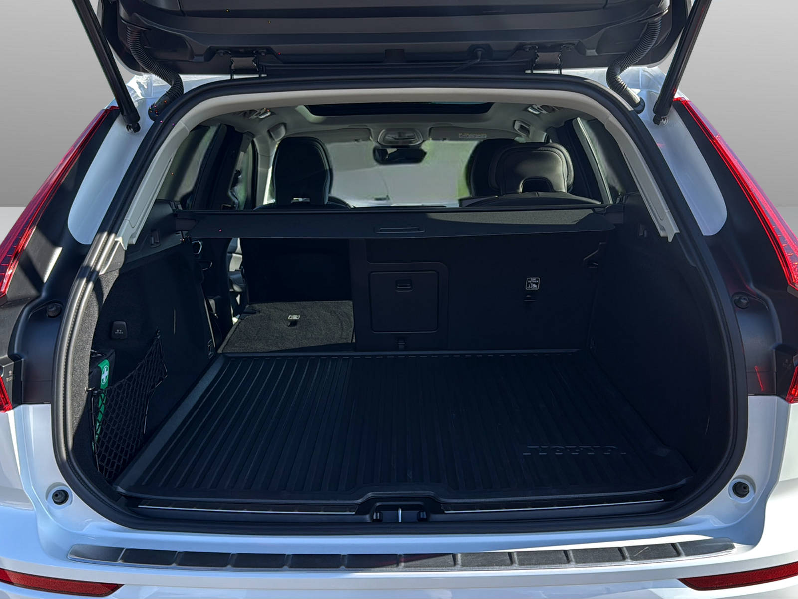 VOLVO XC60 2.0 B4 MH Ultimate Dark AWD-image-15