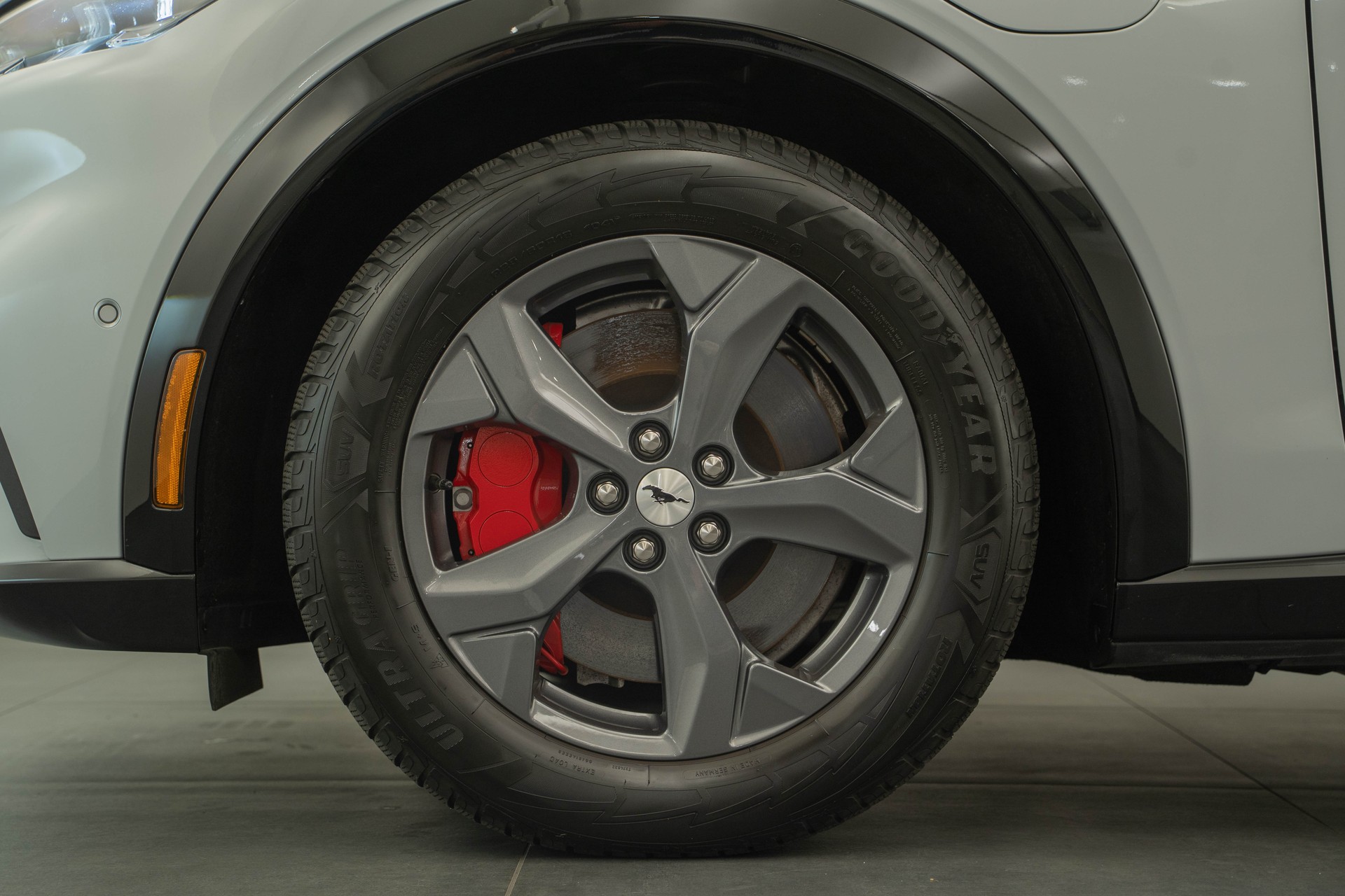 FORD Mustang Mach-E Premium AWD-image-15