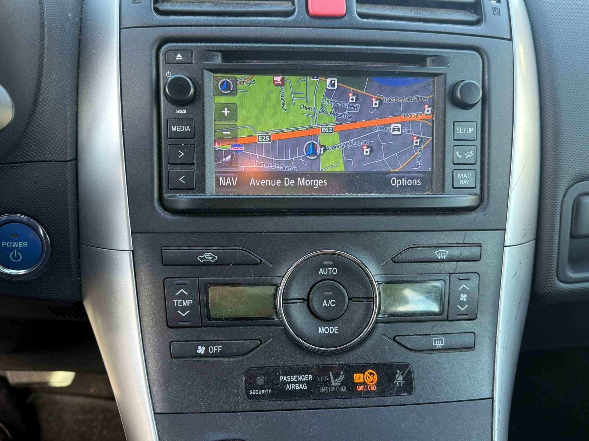 TOYOTA Auris 1.8 16V HSD Linea Sol Premium-image-11