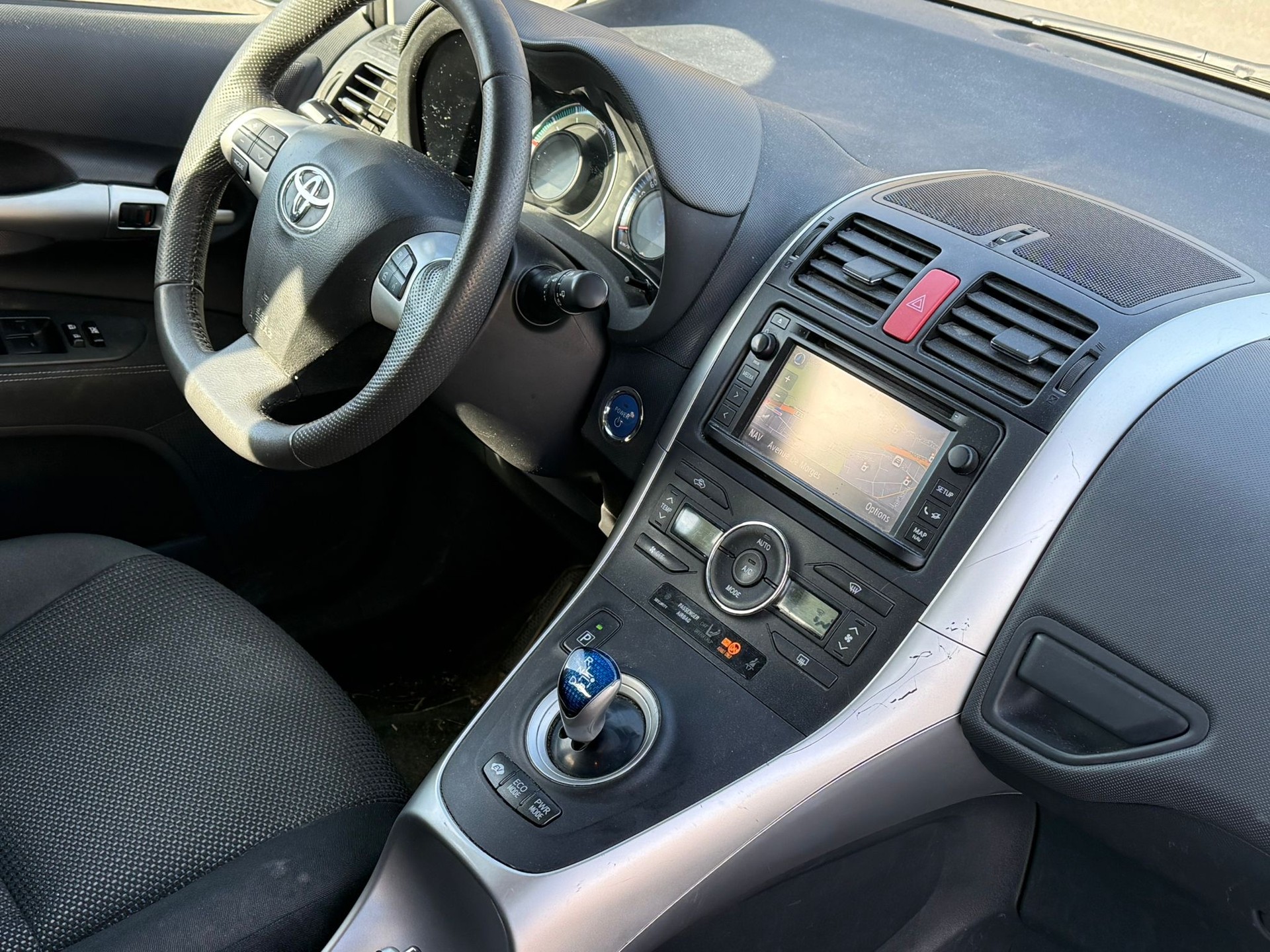 TOYOTA Auris 1.8 16V HSD Linea Sol Premium-image-10