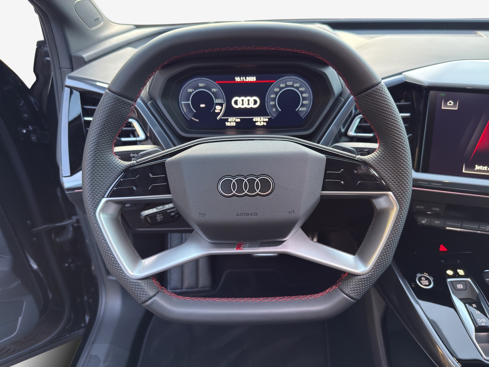AUDI Q4 Sportback e-tron 45 Edition Swiss Ski quattro-image-9