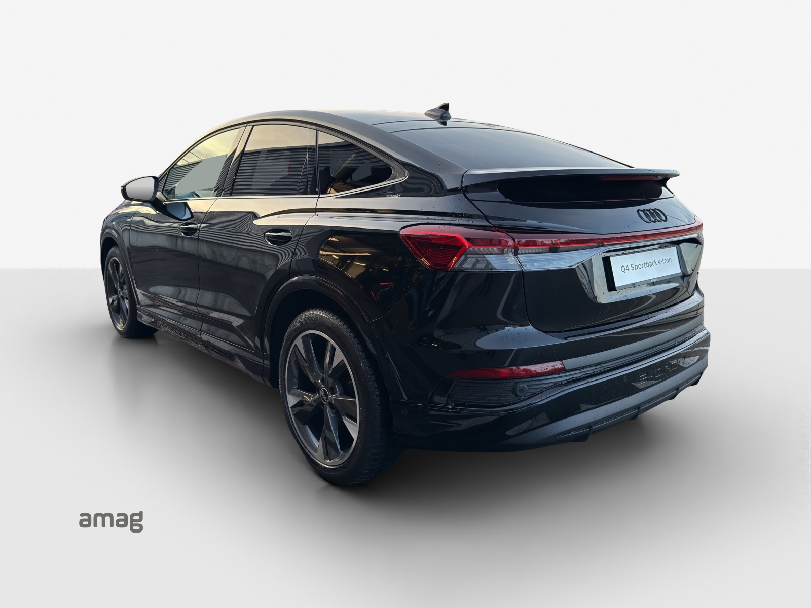 AUDI Q4 Sportback e-tron 45 Edition Swiss Ski quattro-image-2