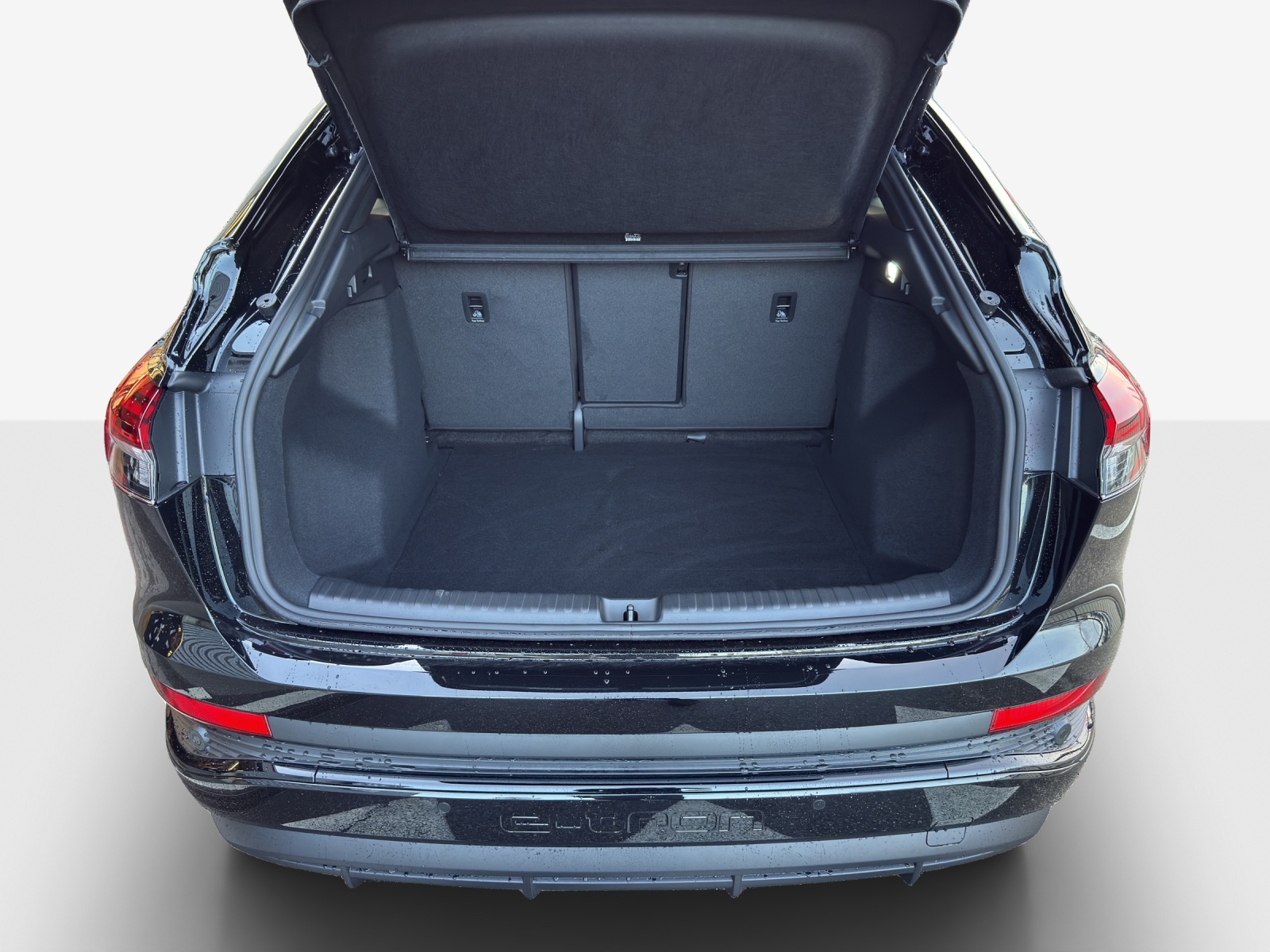AUDI Q4 Sportback e-tron 45 Edition Swiss Ski quattro-image-12