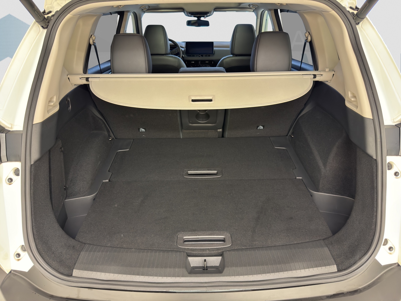 NISSAN X-TRAIL 1.5 VC-T Tekna+ e-4orce-image-6