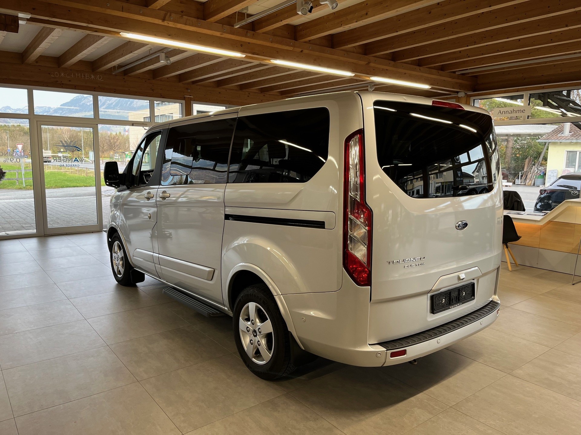 FORD Tourneo Custom 320 L1H1 Titanium A-image-5