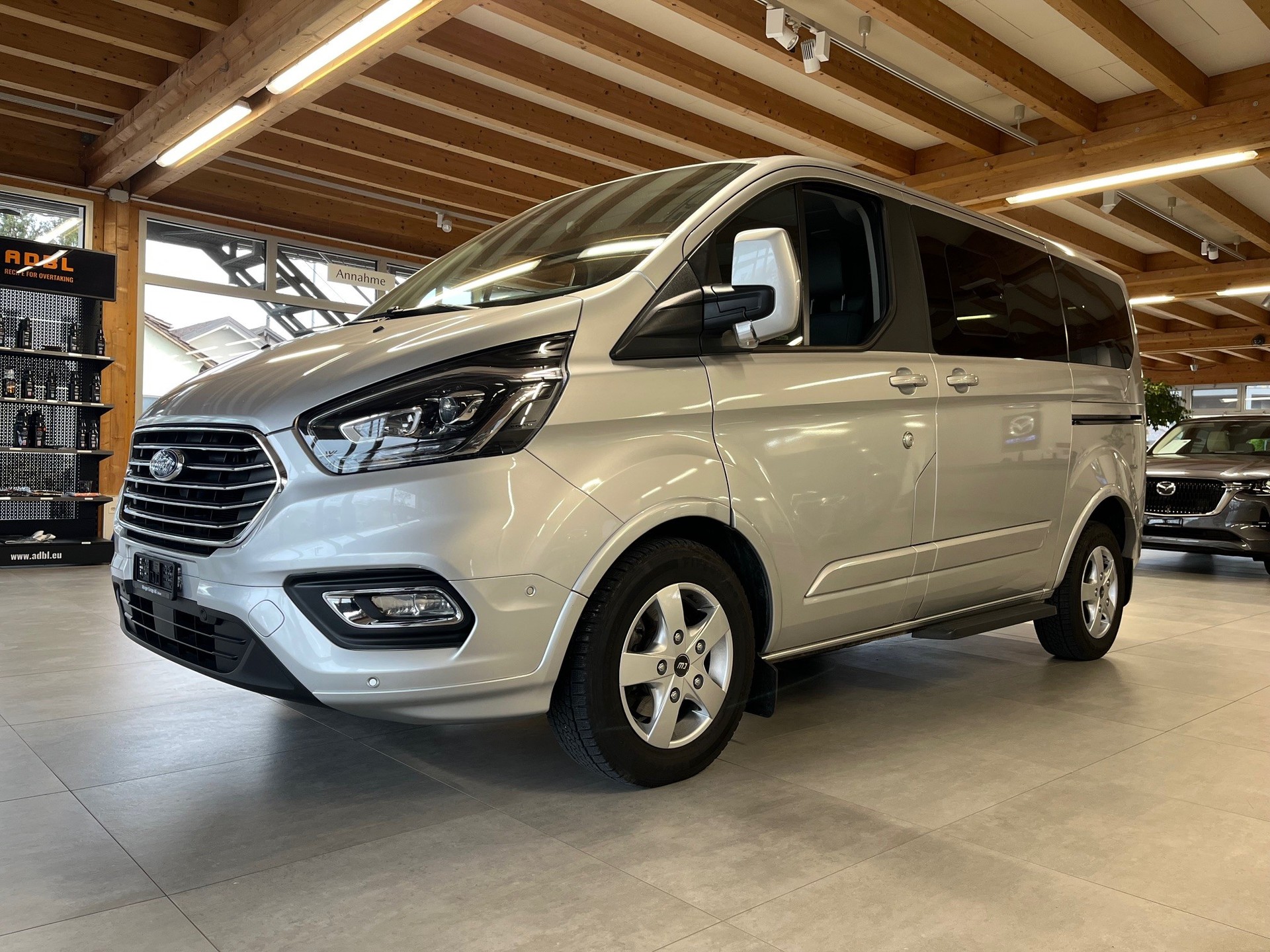 FORD Tourneo Custom 320 L1H1 Titanium A-image-2