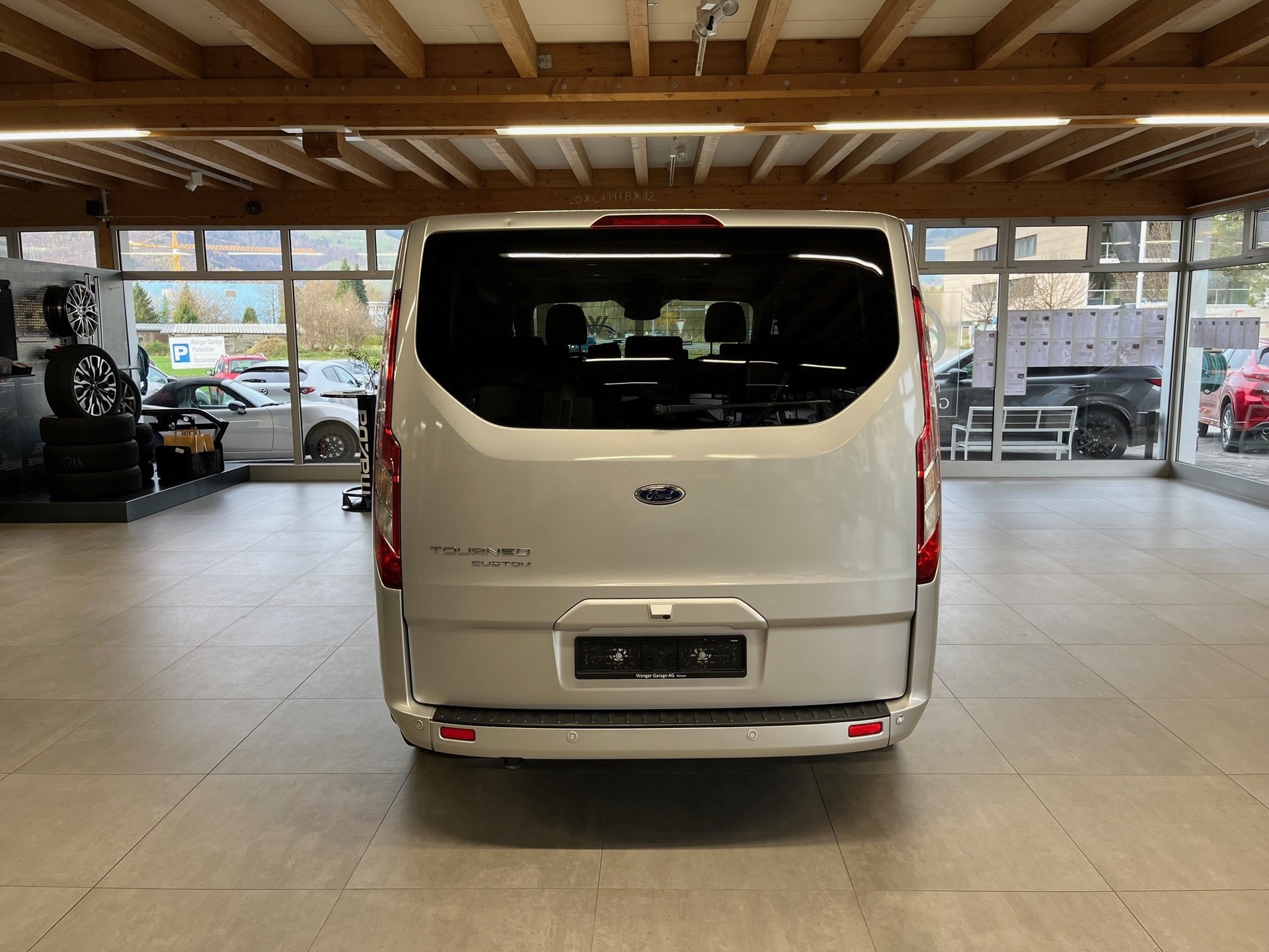 FORD Tourneo Custom 320 L1H1 Titanium A-image-4