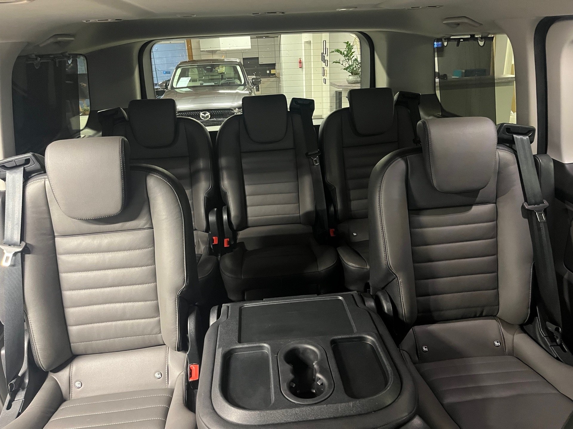 FORD Tourneo Custom 320 L1H1 Titanium A-image-11