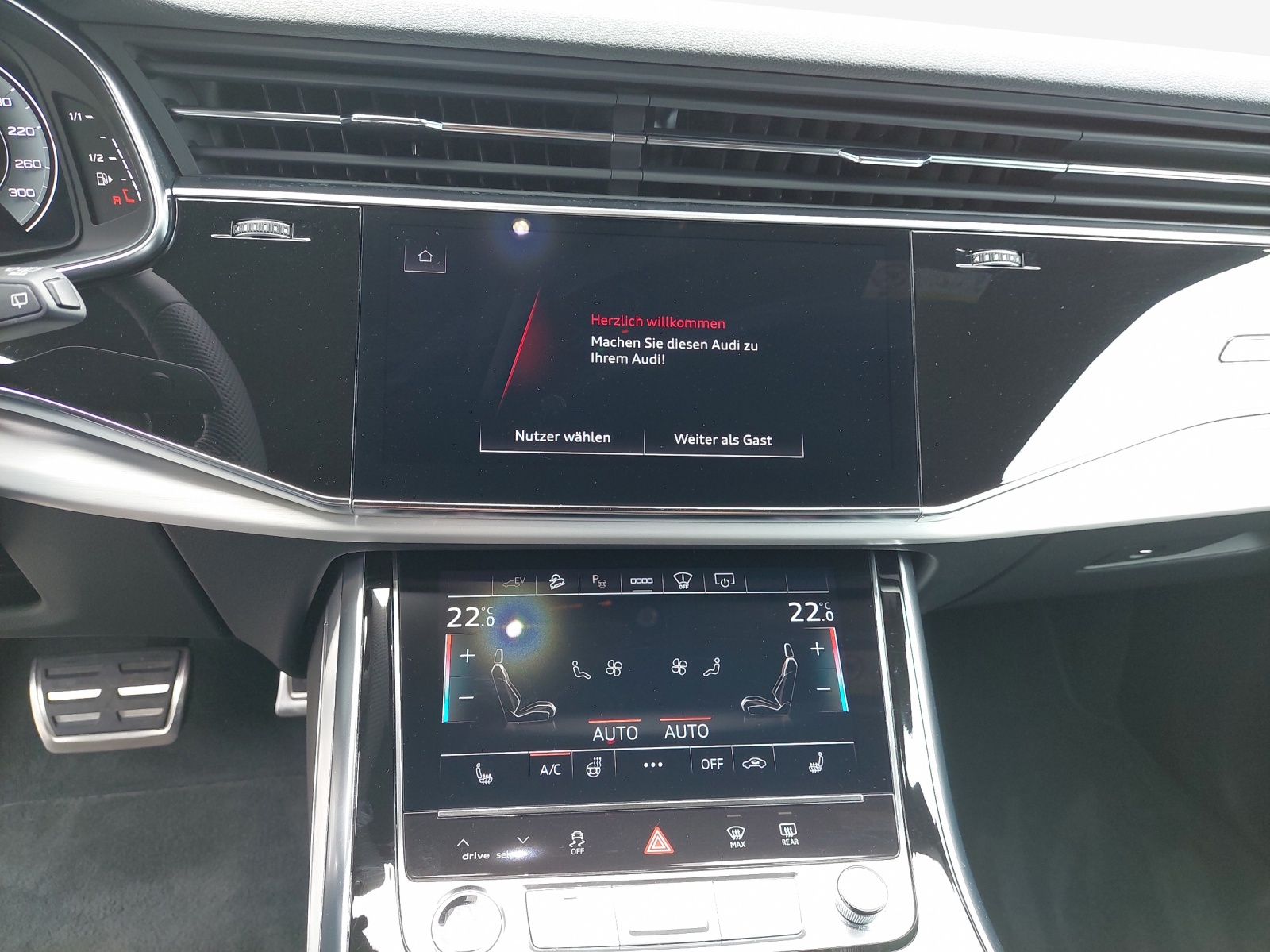 AUDI Q8 55 TFSI e quattro PHEV tiptronic-image-11