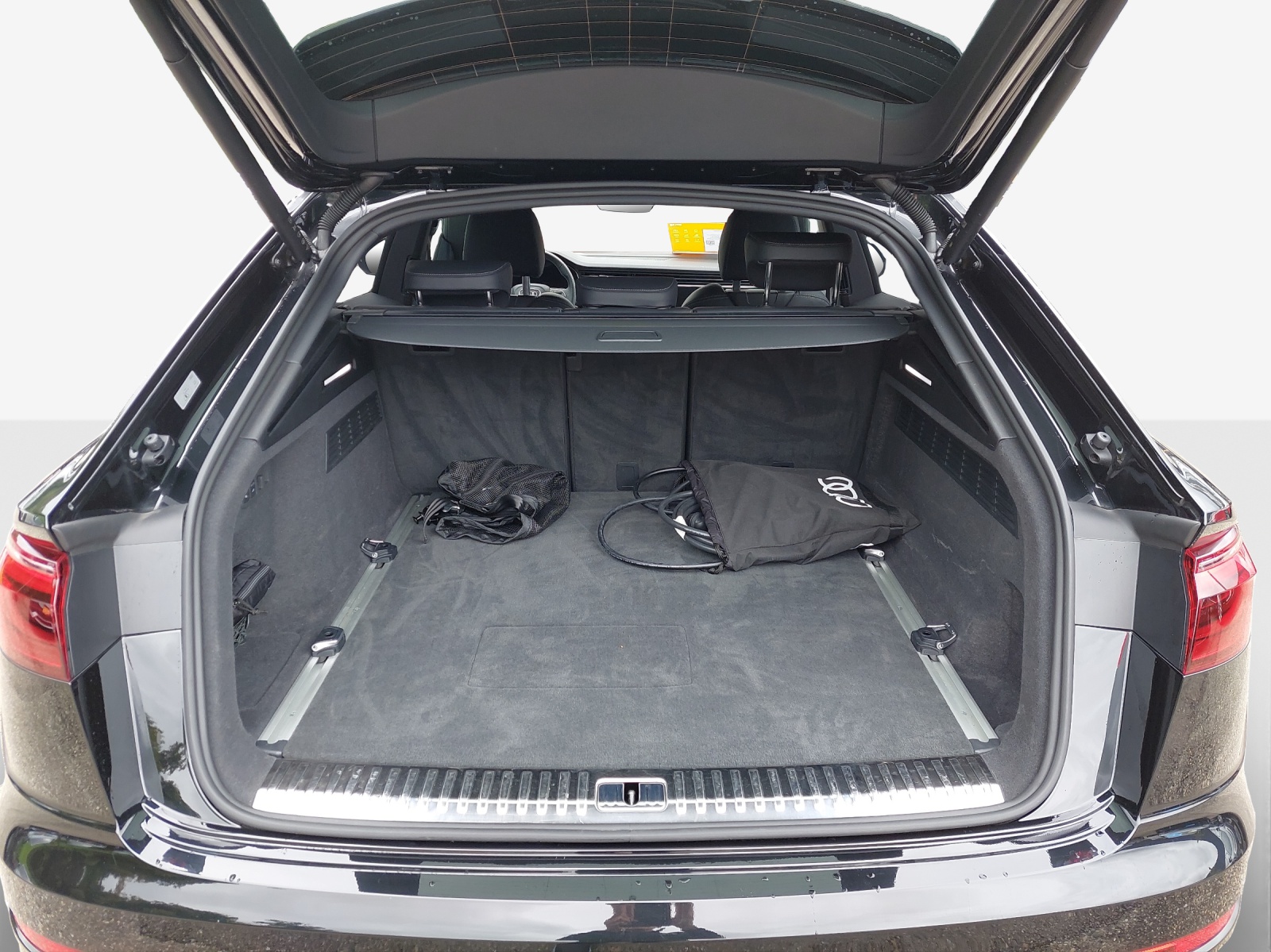 AUDI Q8 55 TFSI e quattro PHEV tiptronic-image-13