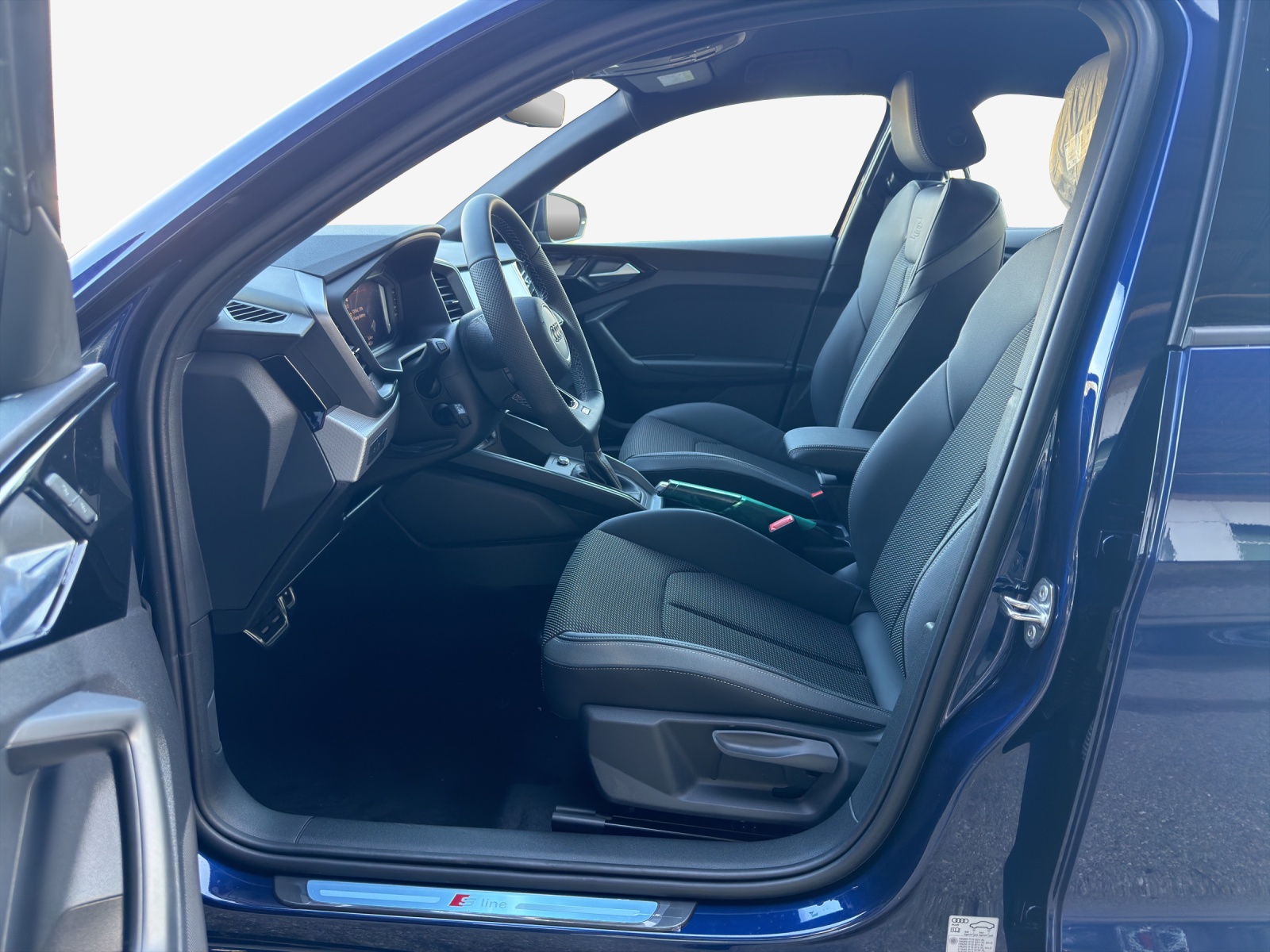 AUDI A1 Sportback 30 TFSI Attraction S-tronic-image-7