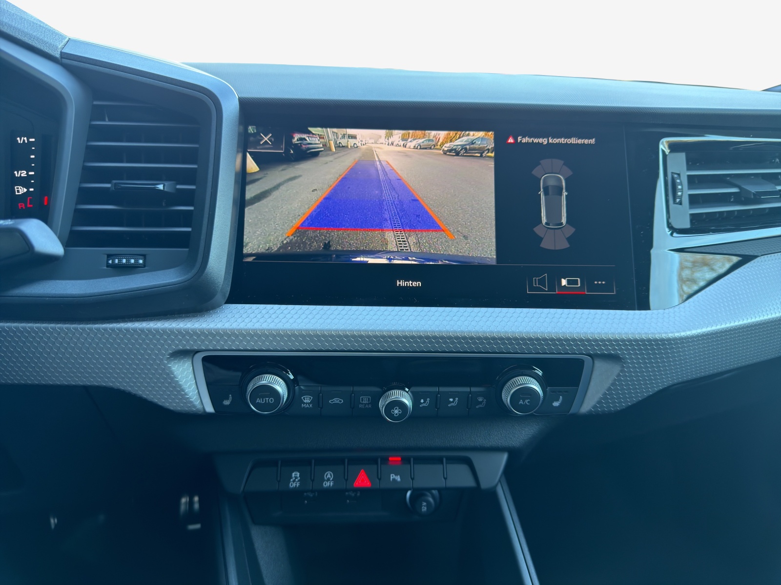 AUDI A1 Sportback 30 TFSI Attraction S-tronic-image-15