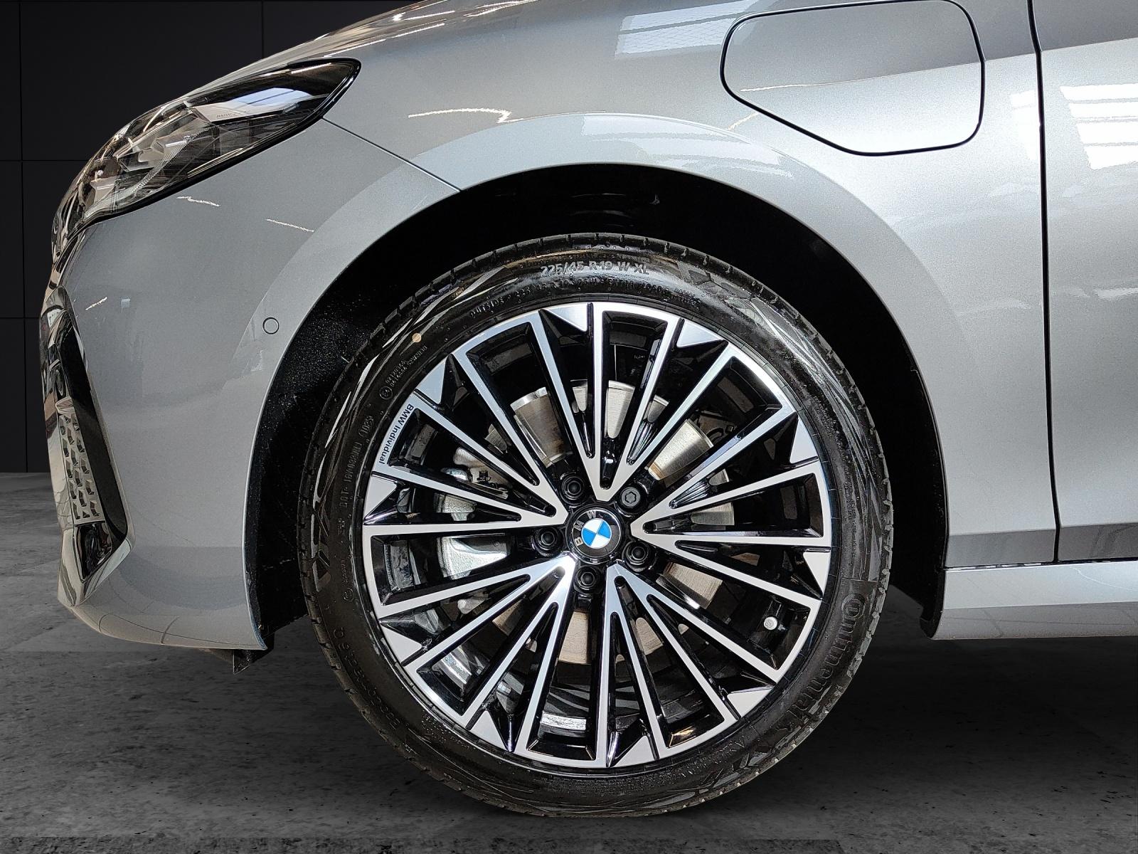 BMW 230e xDrive paddles Active Tourer-image-4