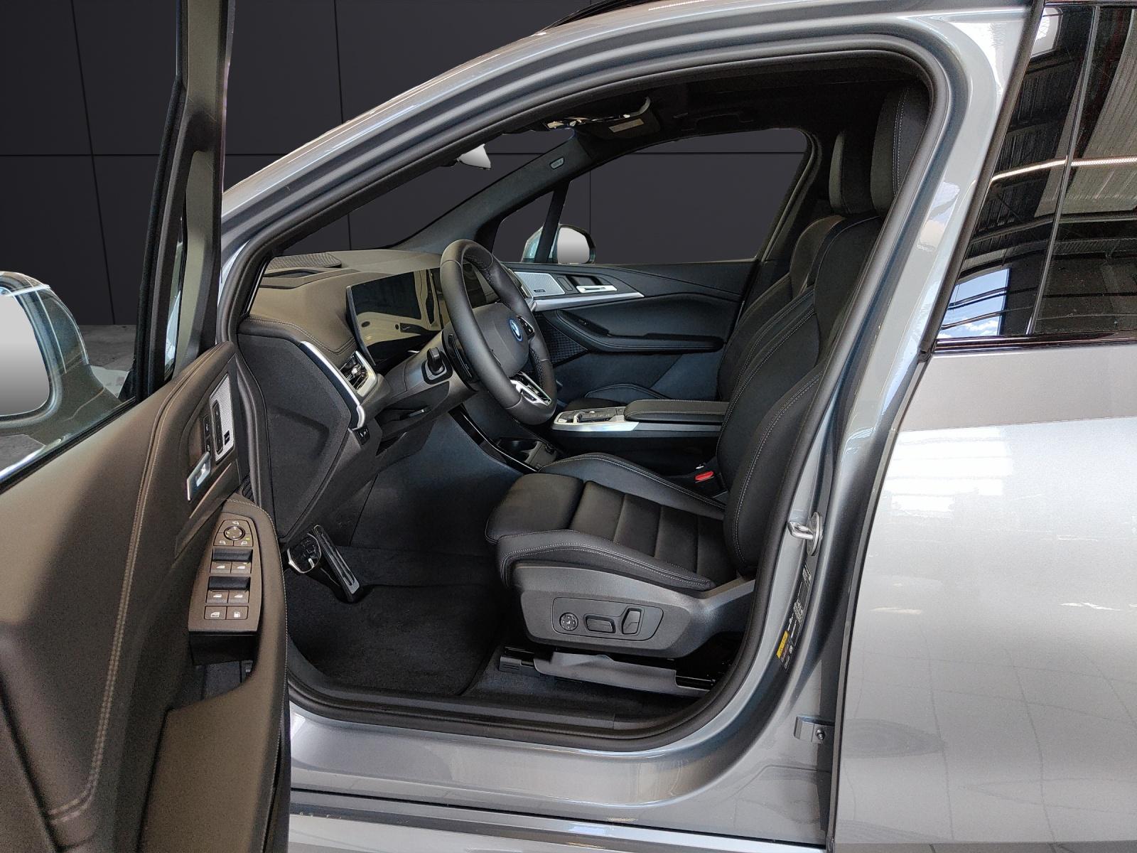 BMW 230e xDrive paddles Active Tourer-image-1