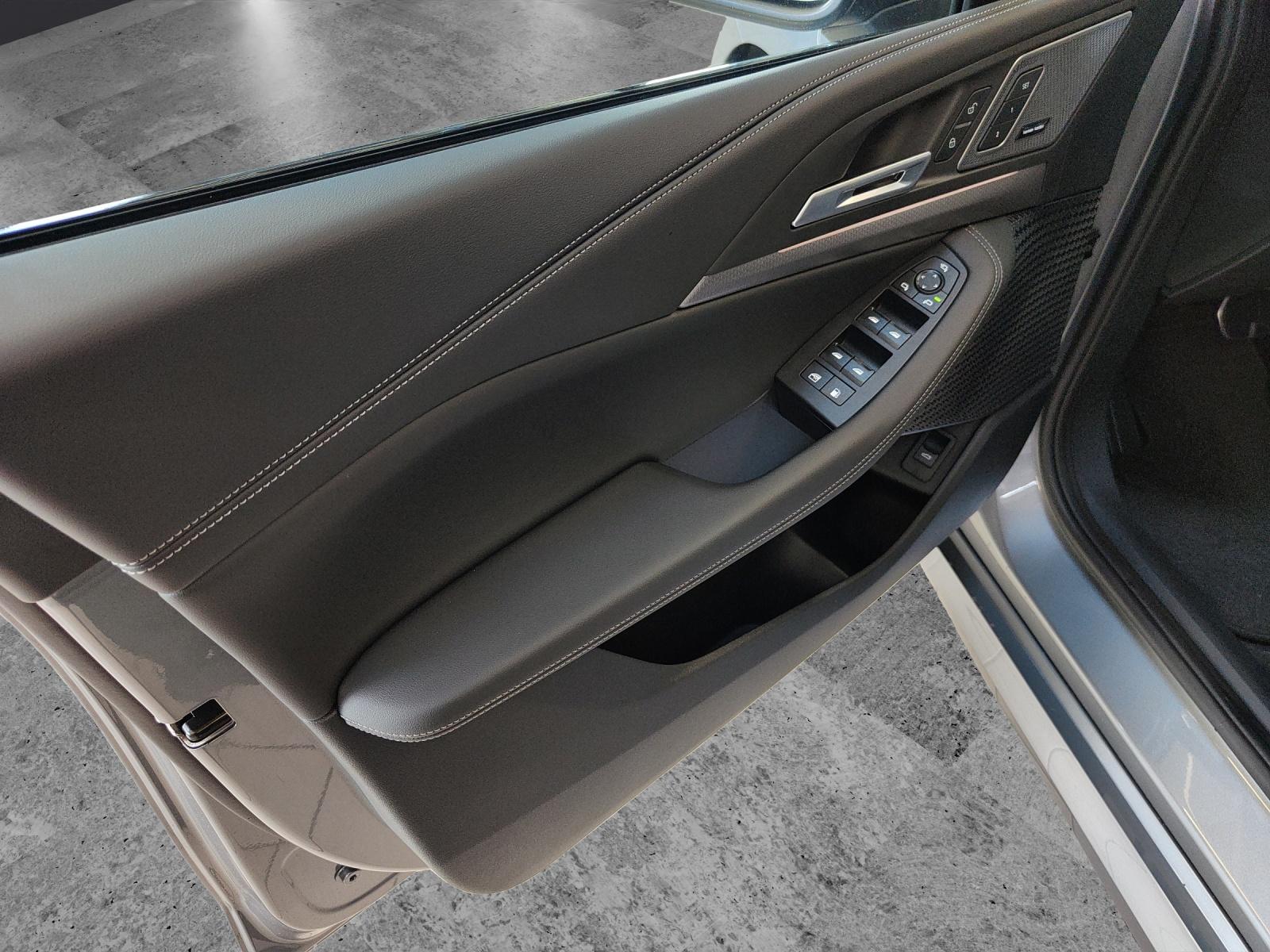 BMW 230e xDrive paddles Active Tourer-image-10