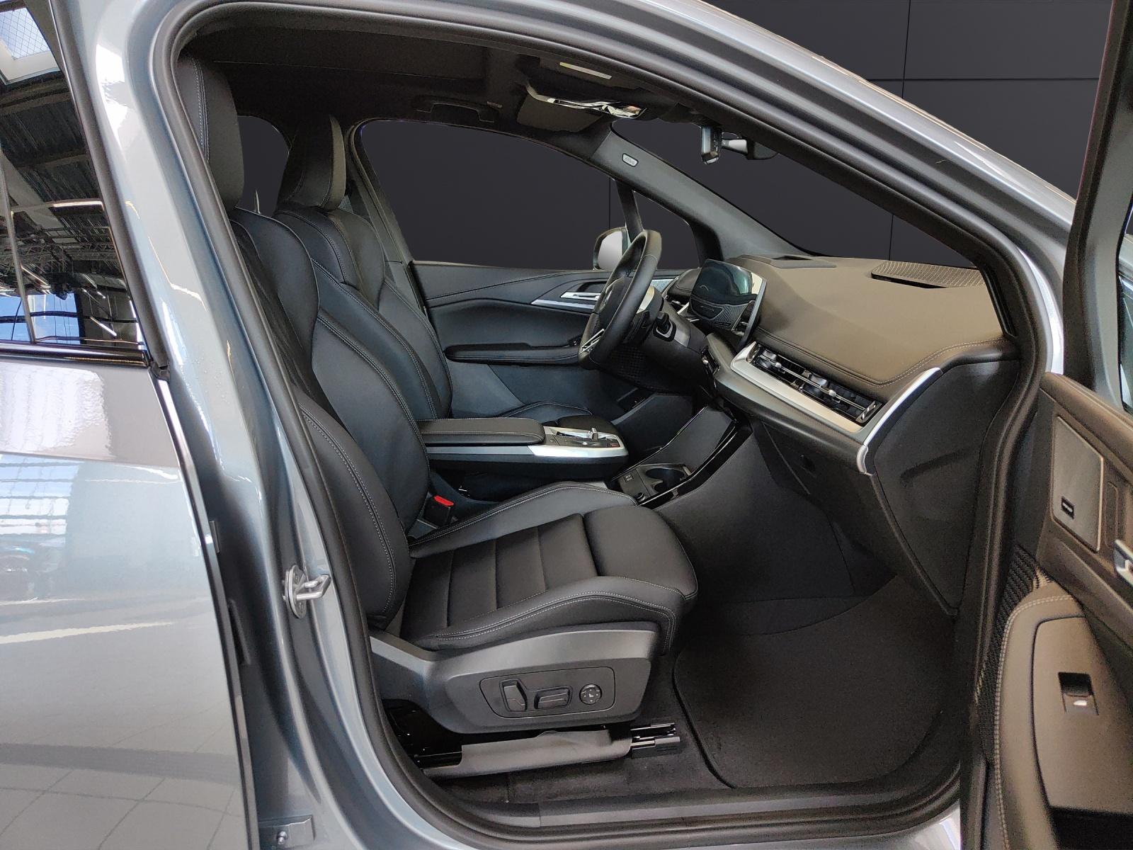 BMW 230e xDrive paddles Active Tourer-image-7
