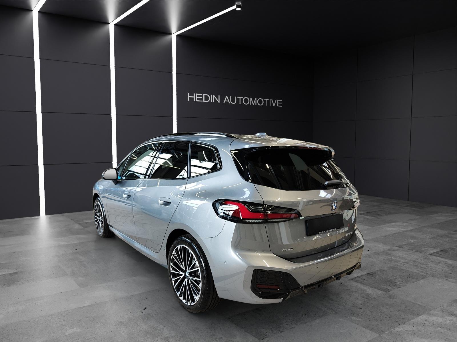 BMW 230e xDrive paddles Active Tourer-image-2