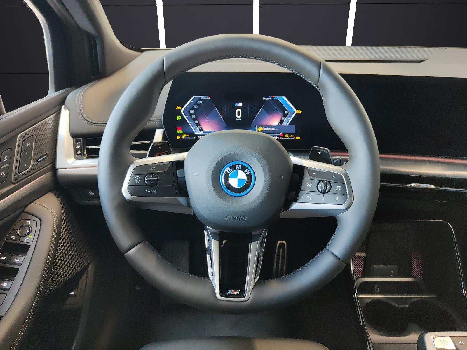 BMW 230e xDrive paddles Active Tourer-image-8