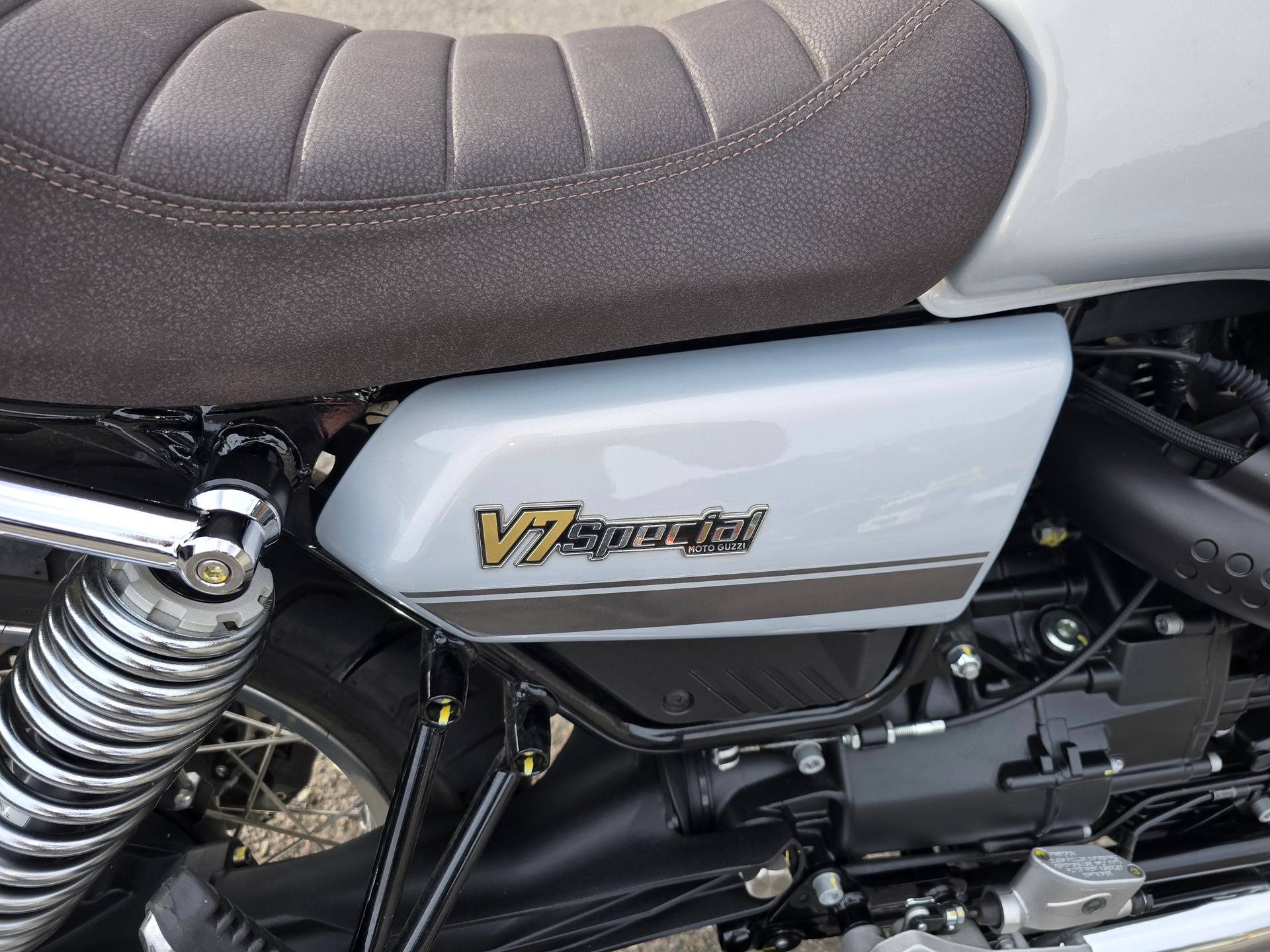MOTO GUZZI V7 IV 850 Special-image-7