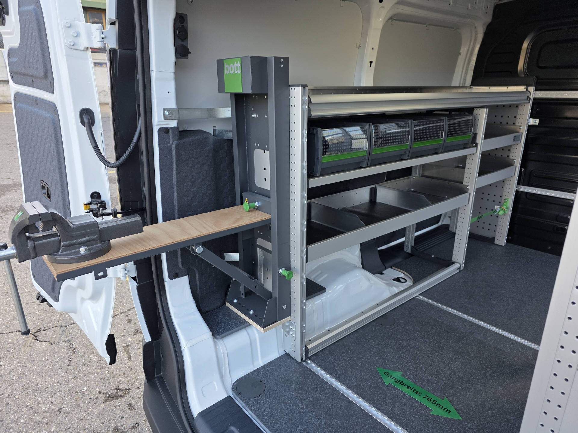 KIA PV5 Cargo 51.5 kWh Essential mit Bott Innenausbau-image-8