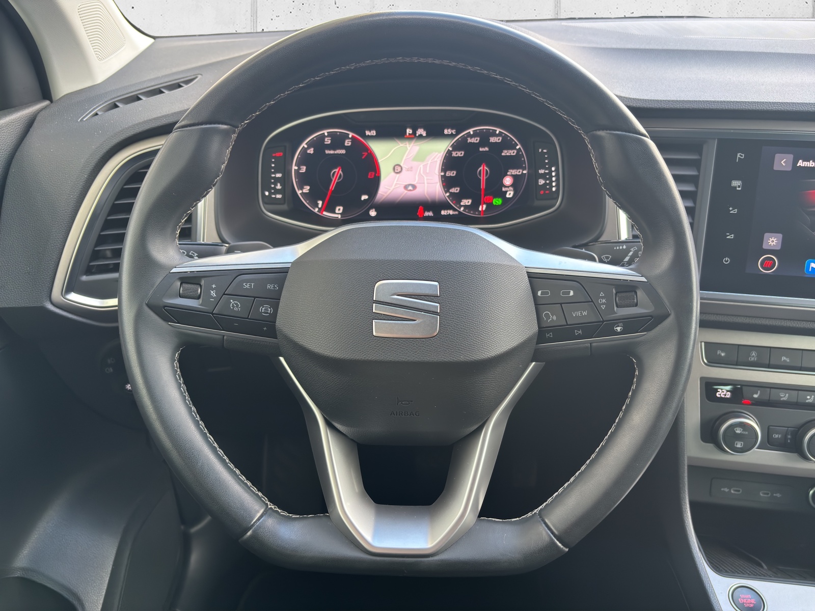 SEAT Ateca 1.5 TSI EVO DSG Xperience mit LED-Scheinwerfer und Rückfahrkamrea-image-12