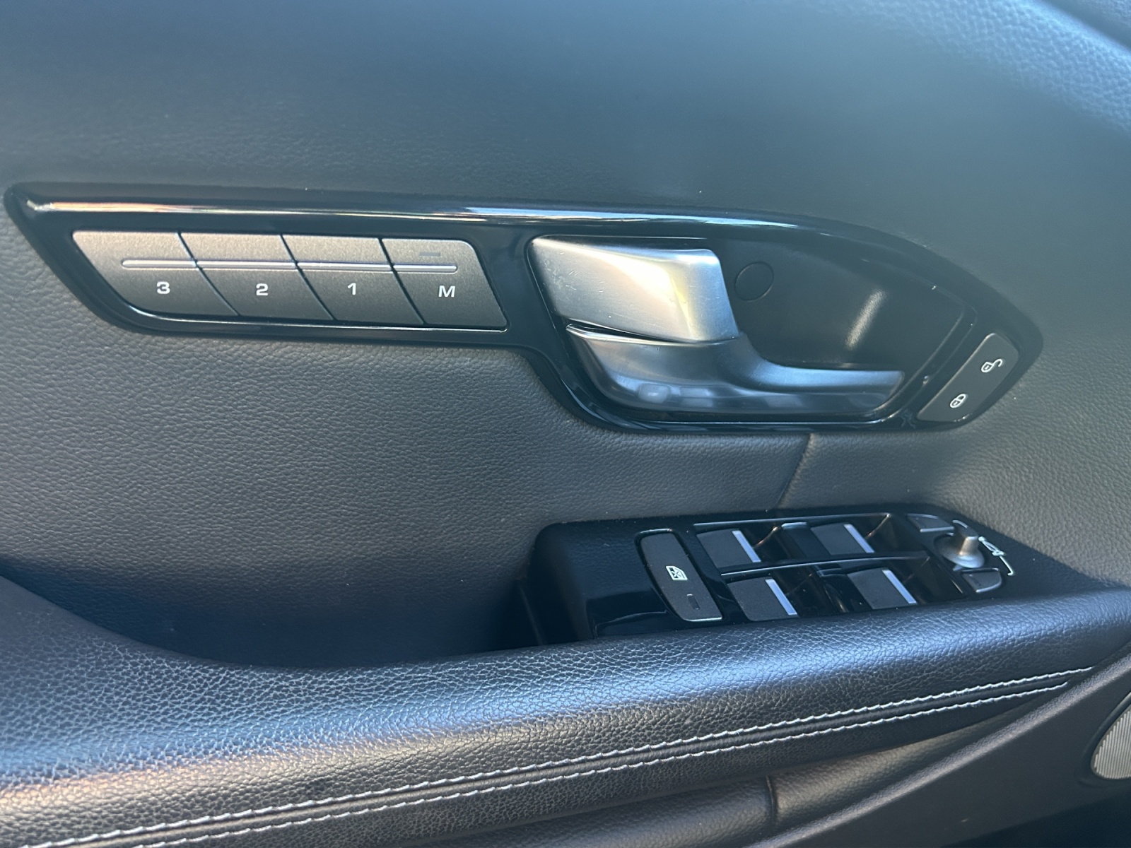 LAND ROVER Range Rover Evoque 2.0 TD4 HSE Dynamic AT9-image-13