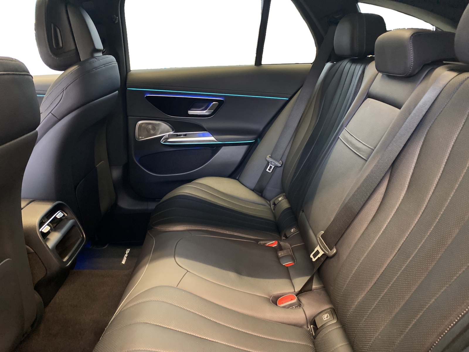 MERCEDES-BENZ E 200 AMG Line 4MATIC Kombi-image-7