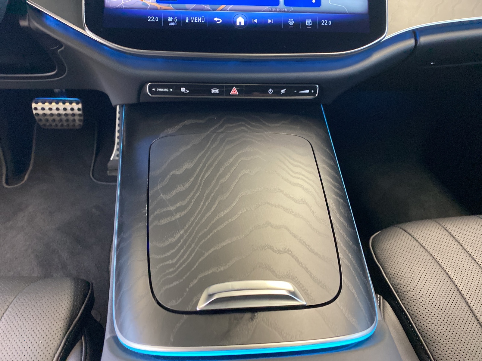 MERCEDES-BENZ E 200 AMG Line 4MATIC Kombi-image-9
