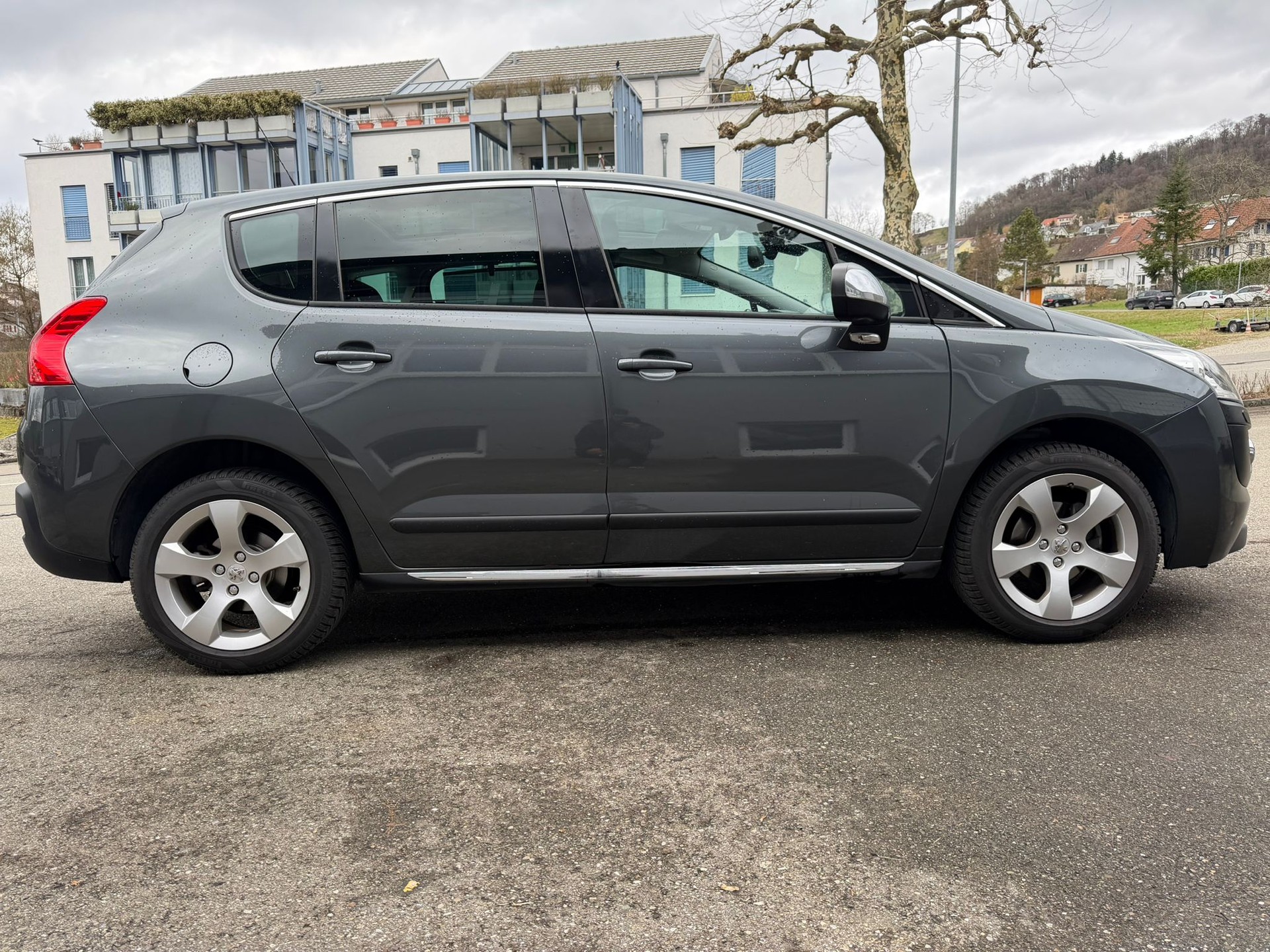 PEUGEOT 3008 1.6 HDI Sport Pack EGS6-image-12