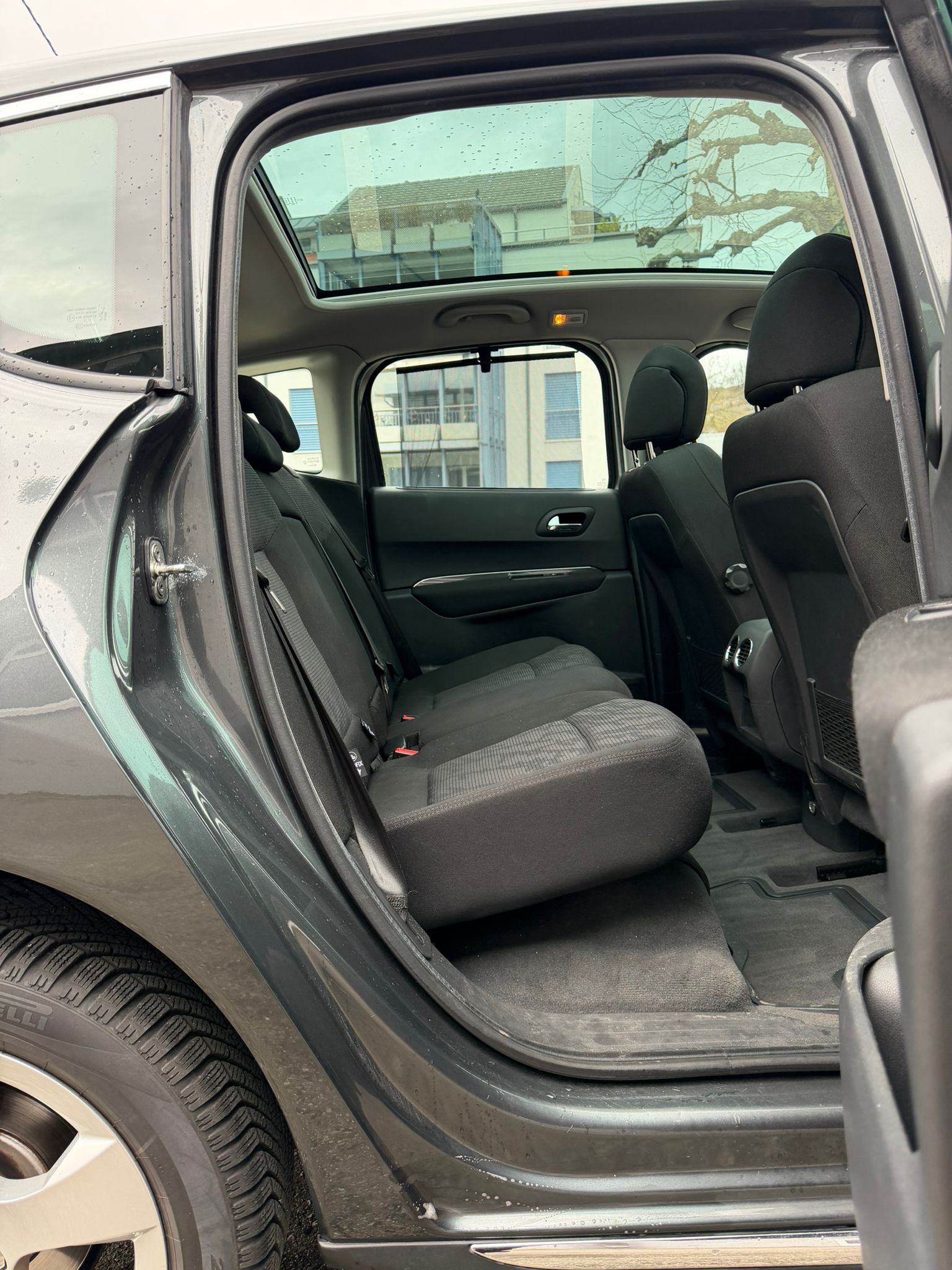 PEUGEOT 3008 1.6 HDI Sport Pack EGS6-image-10