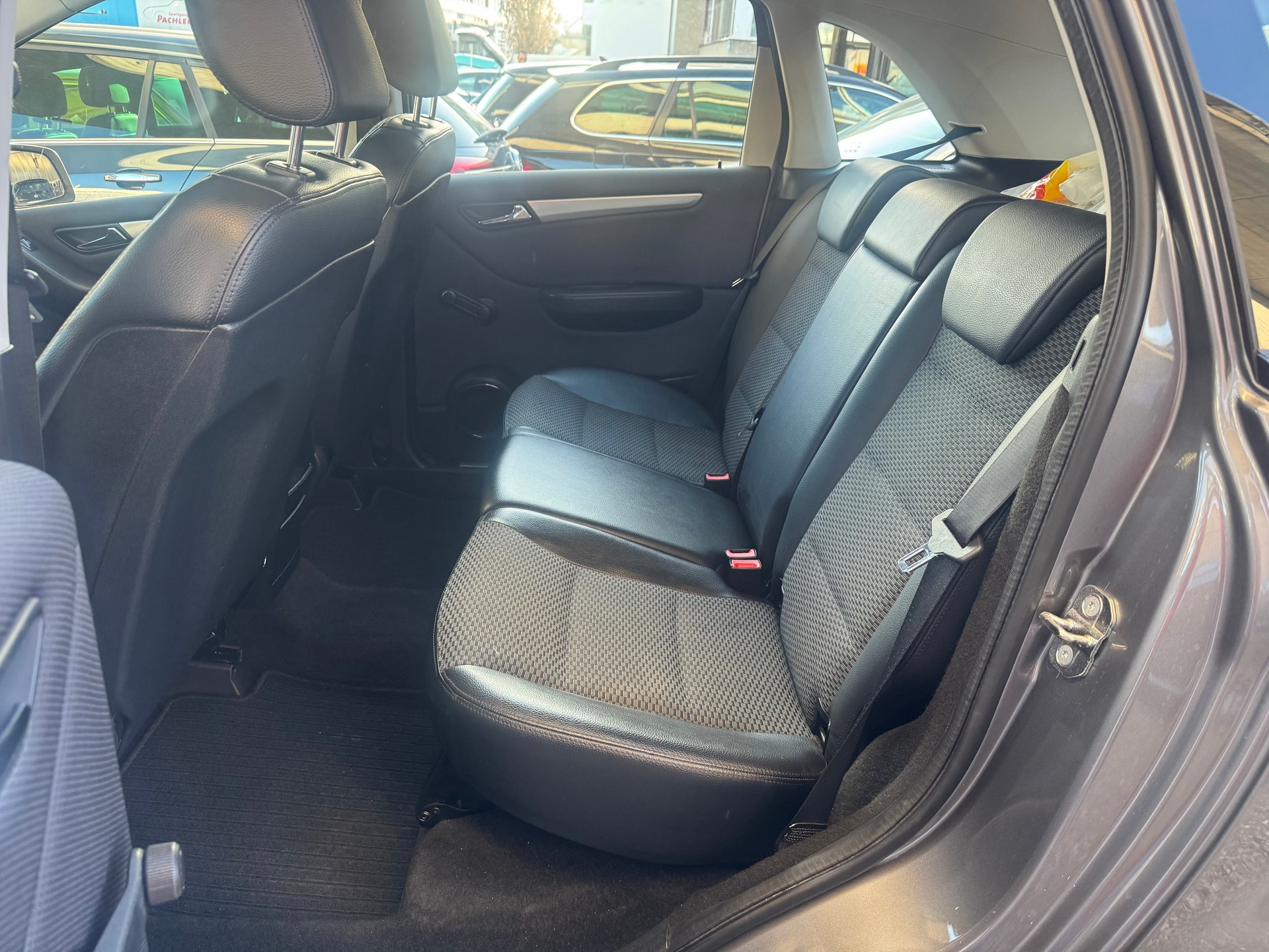 MERCEDES-BENZ B 180 (170) Autotronic-image-5