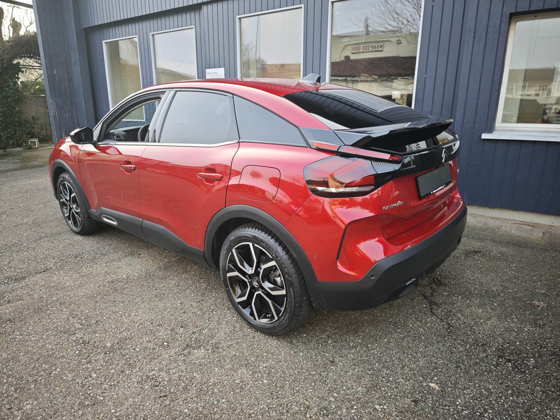 CITROEN C4 Electric Shine-image-2