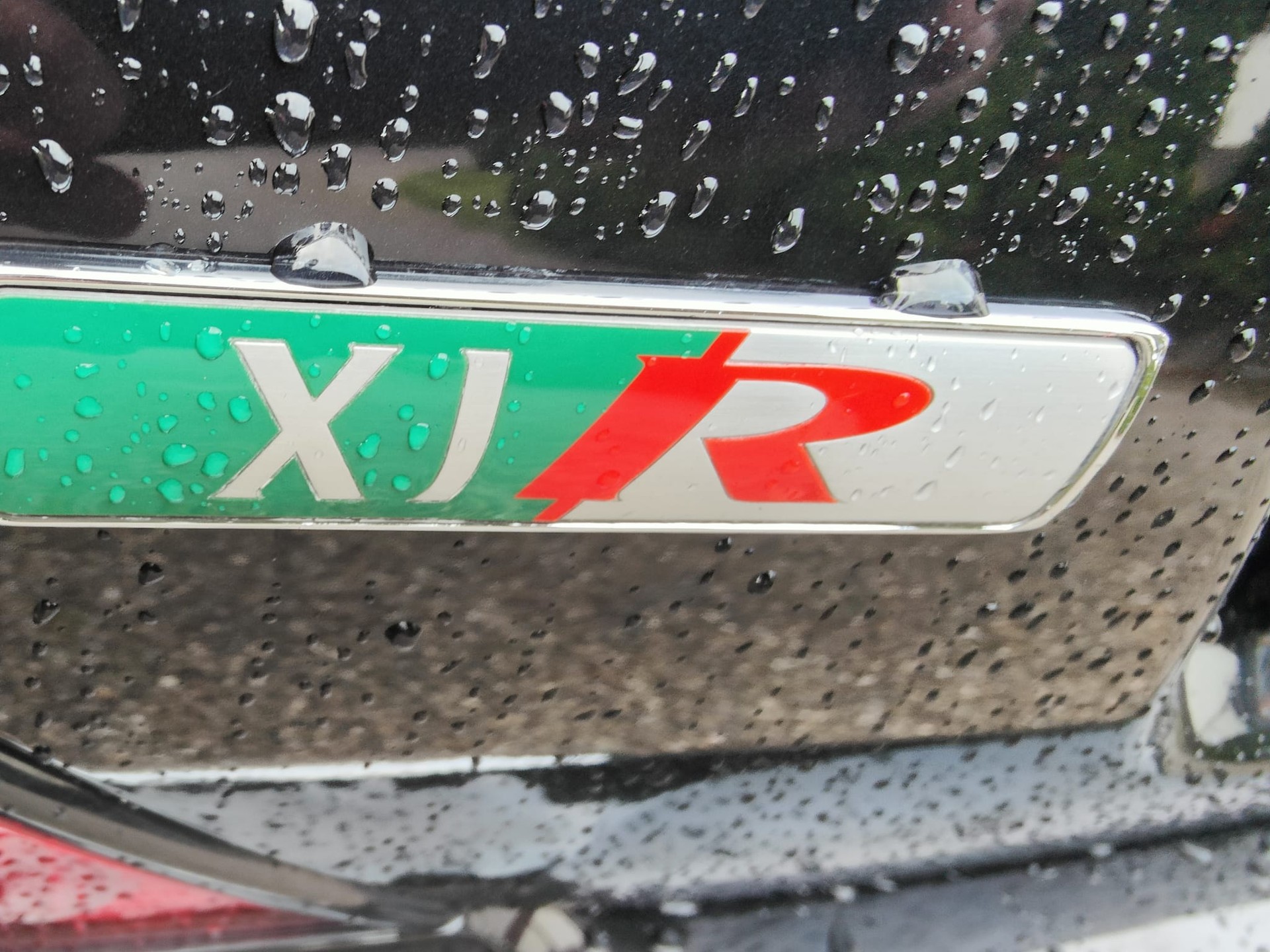 JAGUAR XJR 4.2 V8 S/C-image-3