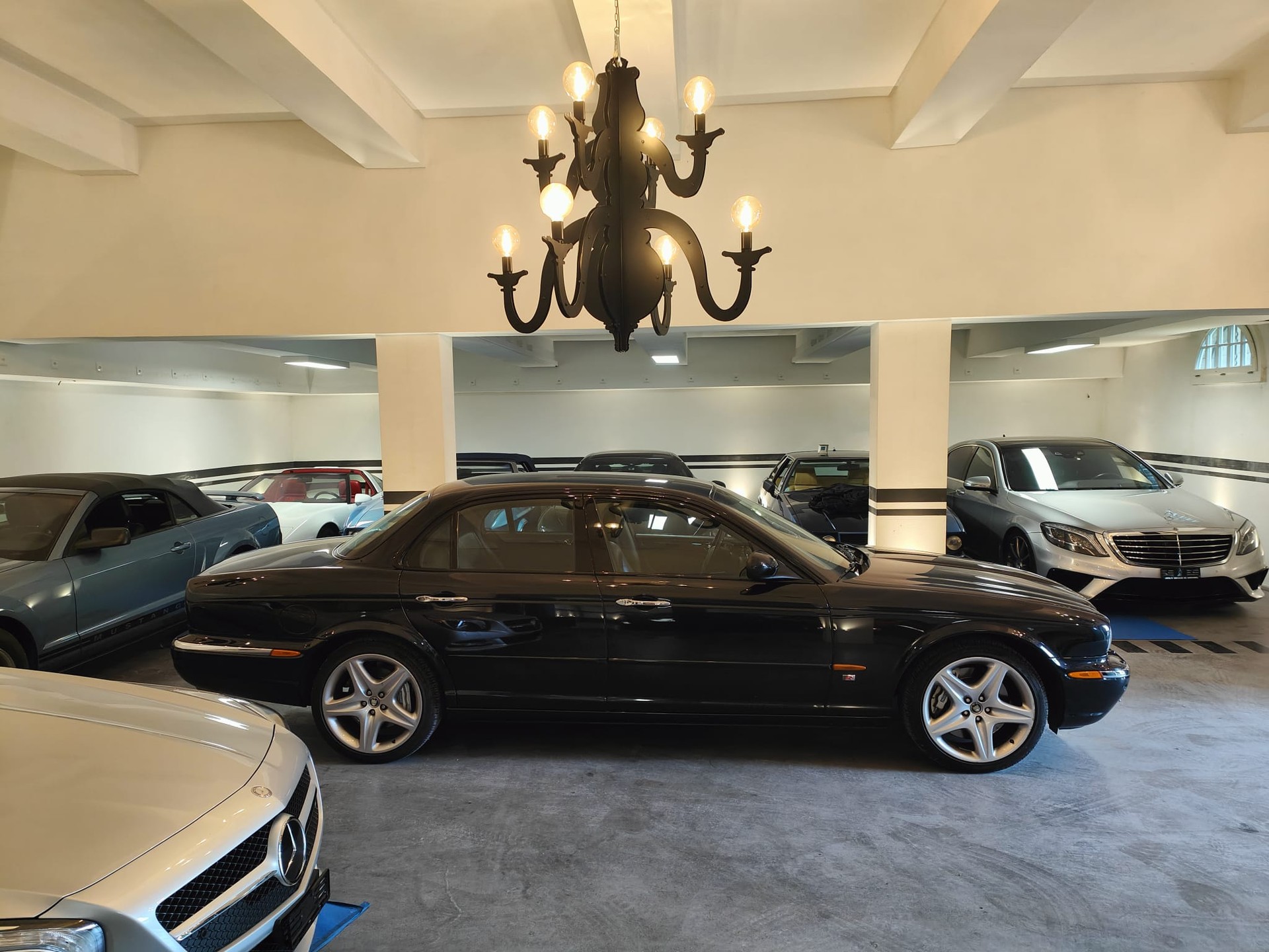 JAGUAR XJR 4.2 V8 S/C-image-1
